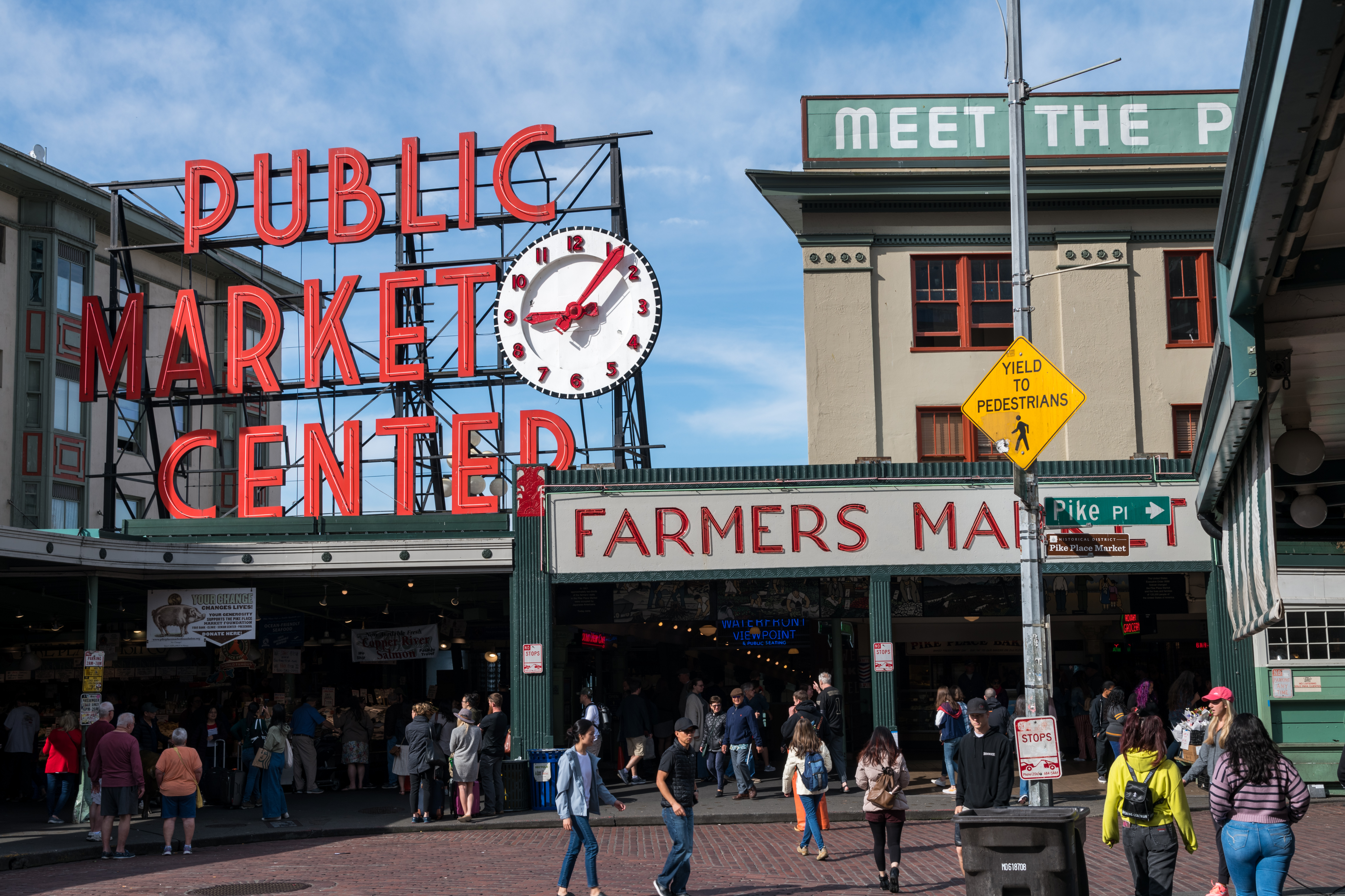靠近海邊的「派克市場」是美國最古老的農貿市場，也是到西雅圖必逛的景點。