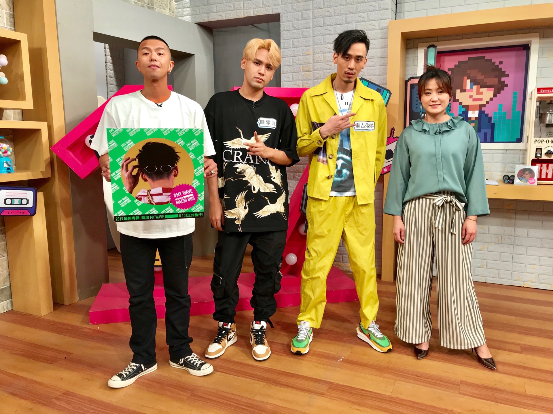 「麻吉弟弟」周立銘推出全新創作專輯《發浪My Wave》，邀音樂好夥伴陳零九一起上17直播節目《趣你的娛樂》宣傳。（趣你的娛樂提供）