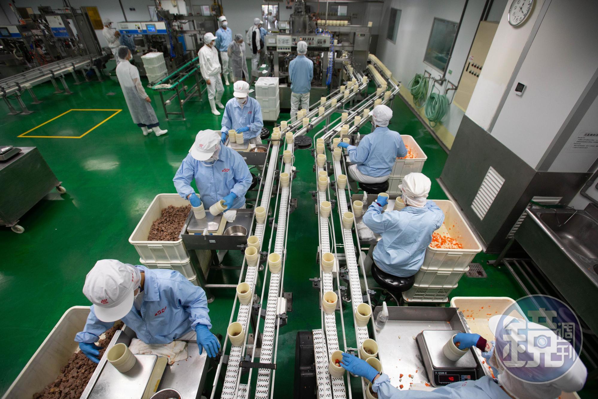 在日本技術授權指導之下，生產咖哩調理食品也是聯夏的強項。