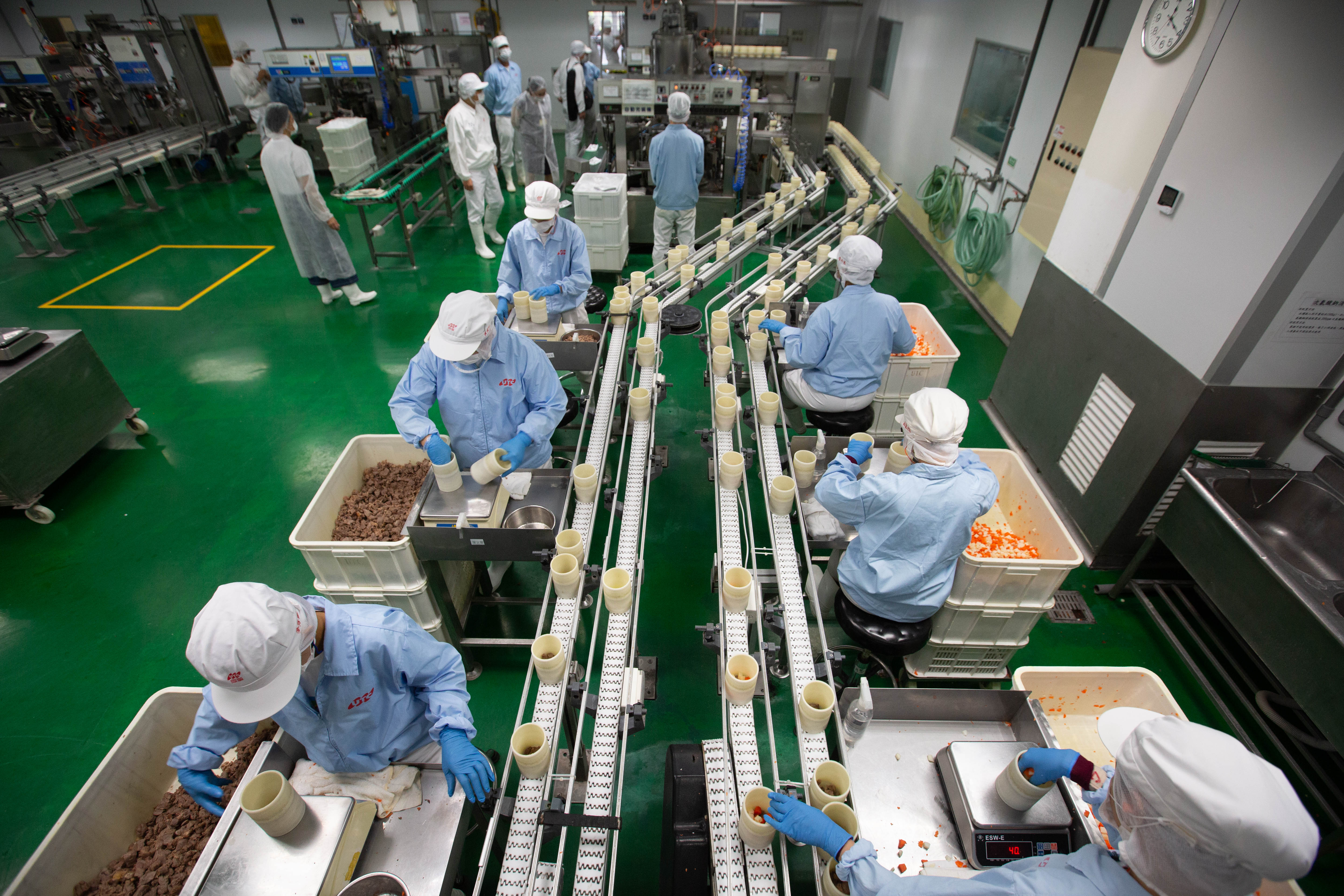 在日本技術授權指導之下，生產咖哩調理食品也是聯夏的強項。