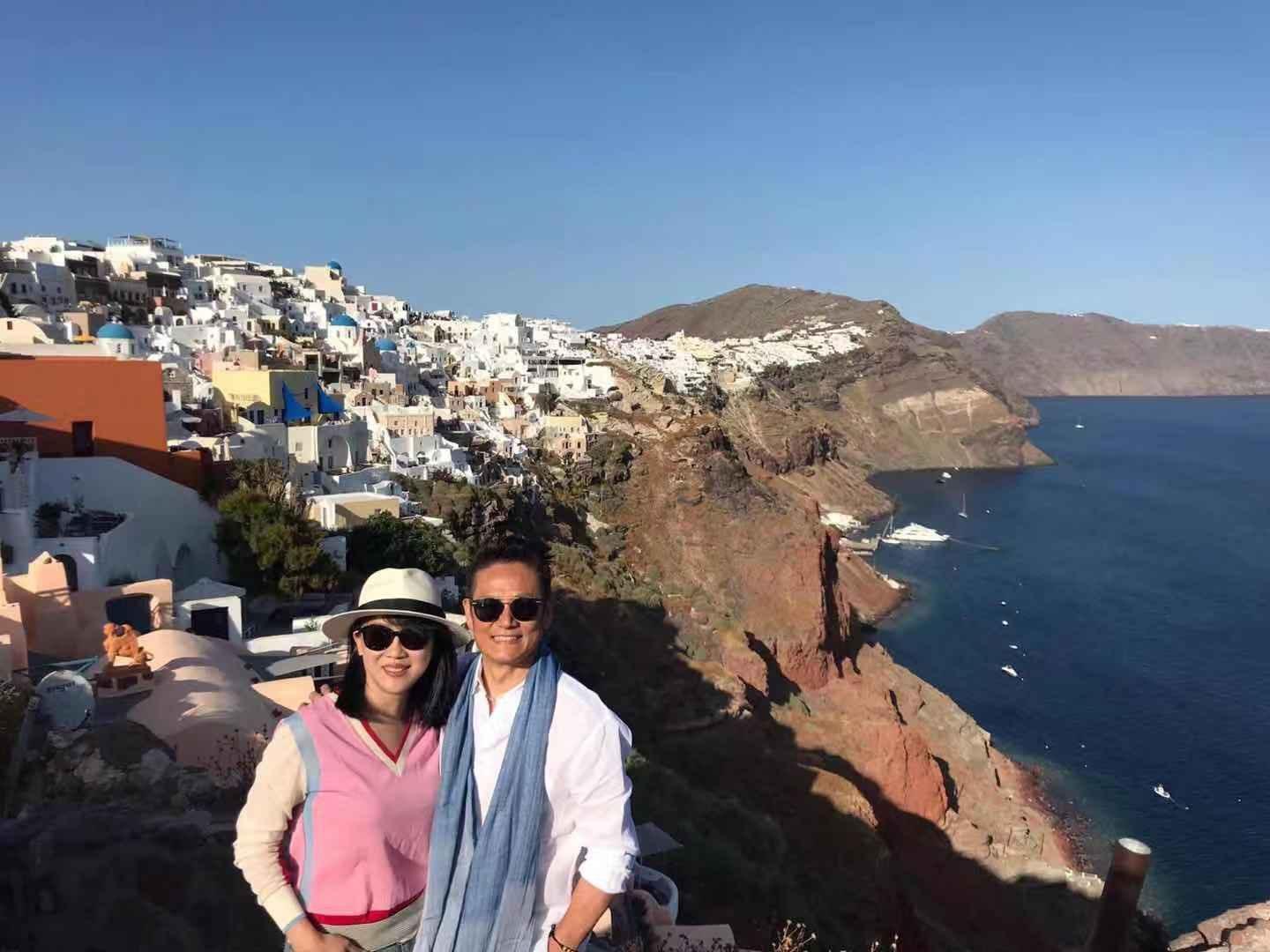 今年徐乃麟帶老婆去了一趟希臘慶祝30週年。（17media提供）
