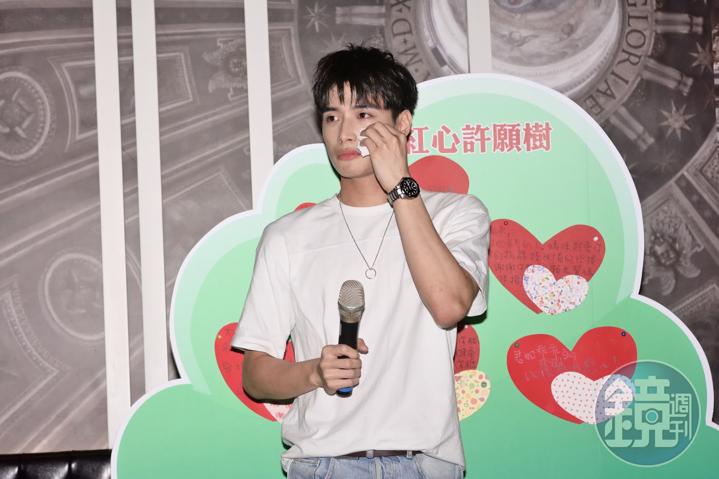 男星陳彥名父親節出席公益活動，想到和爸爸的衝突忍不住哭了。（紅心字會提供）