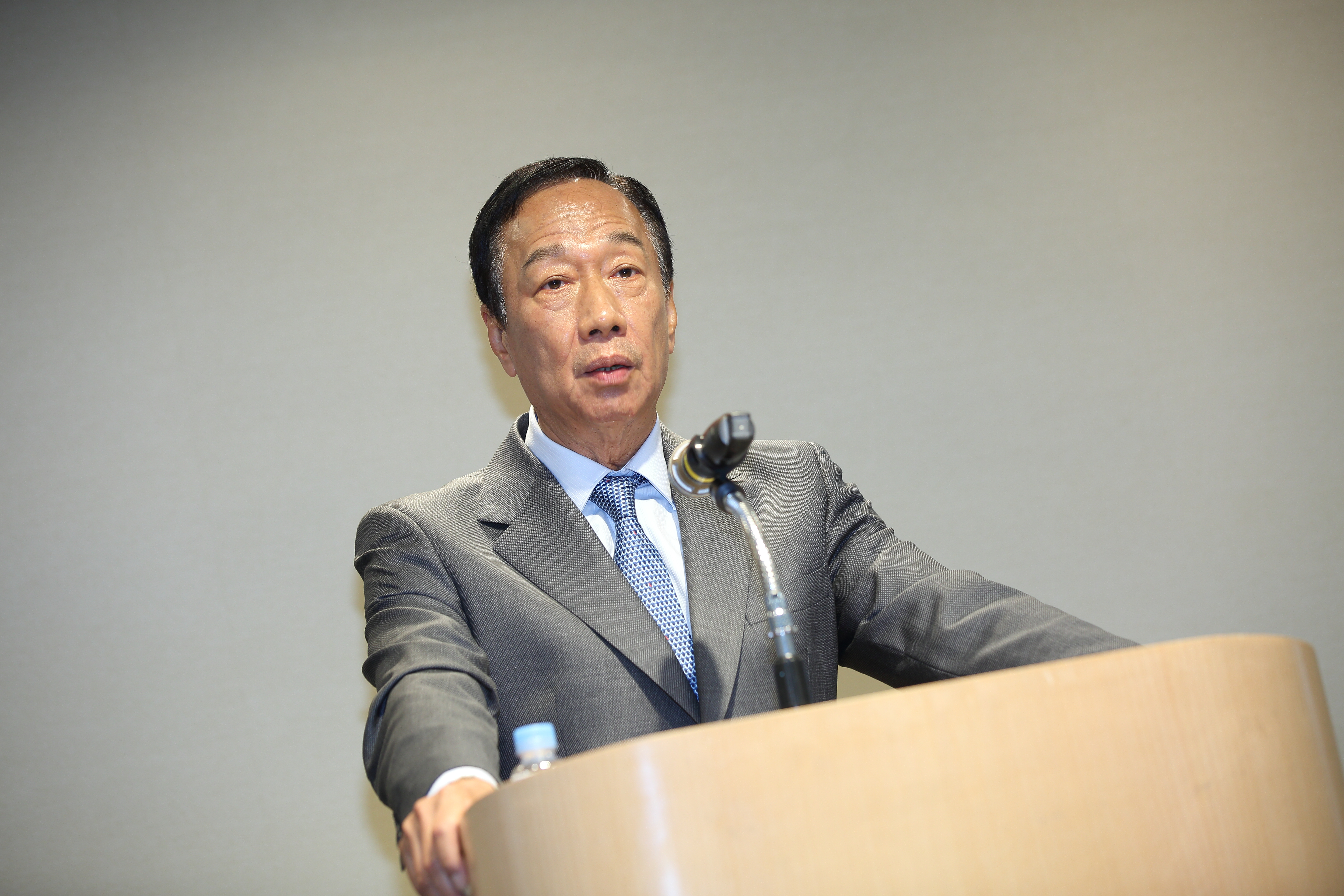 郭台銘今日po文似乎藏了伏筆，下面果真吸引許多支持者留言喊話「2020唯一支持郭台銘」。