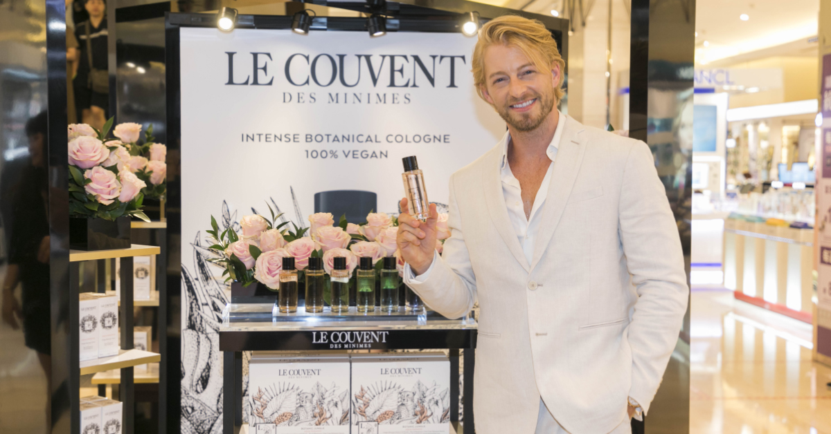 法比歐擔任洛蔻芳一日店長，一身白馬王子Look吸引粉絲爭相拍照。