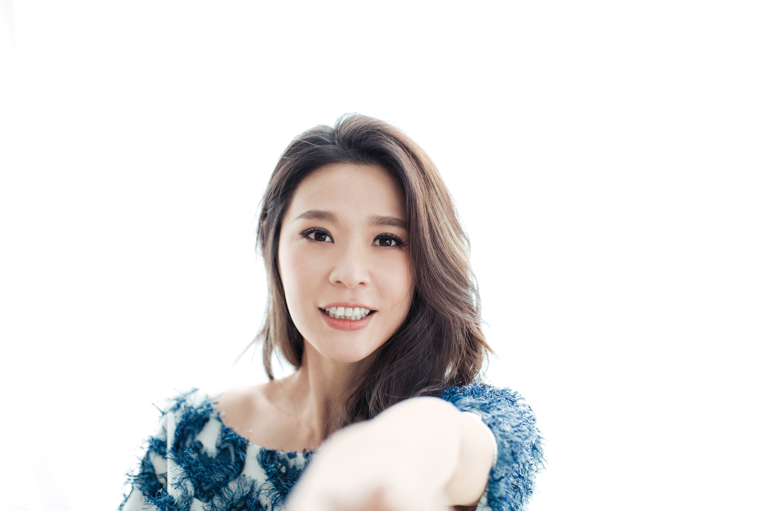 被問到幸福是什麼， 李燕說：「很安心的做自己，然後對方可以接受這樣的妳。」 