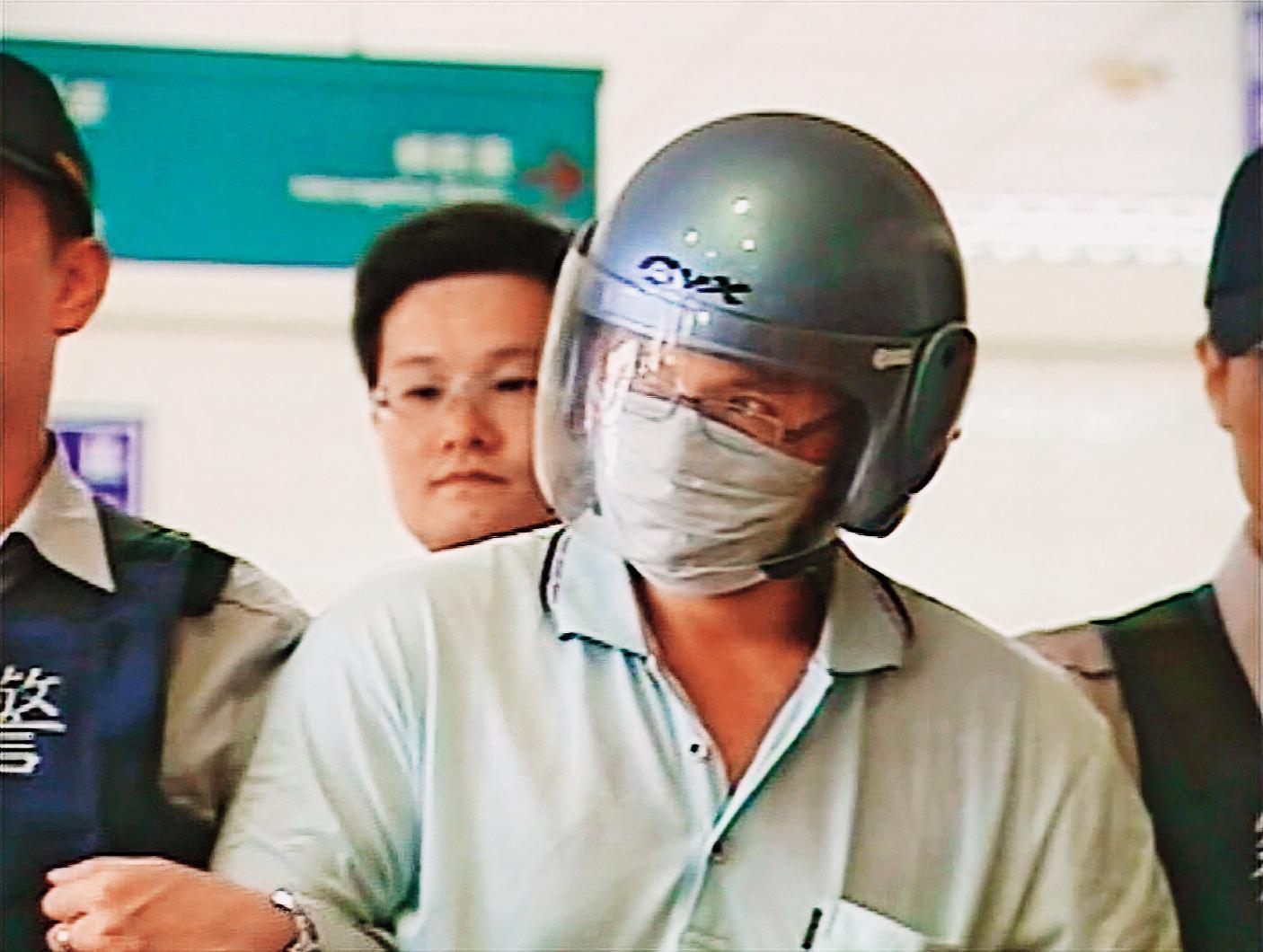 陳志仁(中)犯下撕票案隔日,還因涉嫌性侵遭傳喚,遭法院當庭收押。(東森新聞提供)