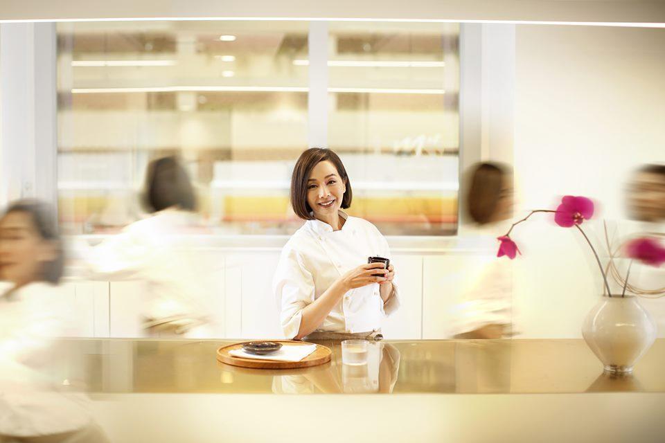 香港資深藝人毛舜筠去年底在香港開店《mm+f barkey culture曲奇餅》，9片裝賣218港幣，常賣到缺貨。（《mm+f barkey culture曲奇餅》臉書）