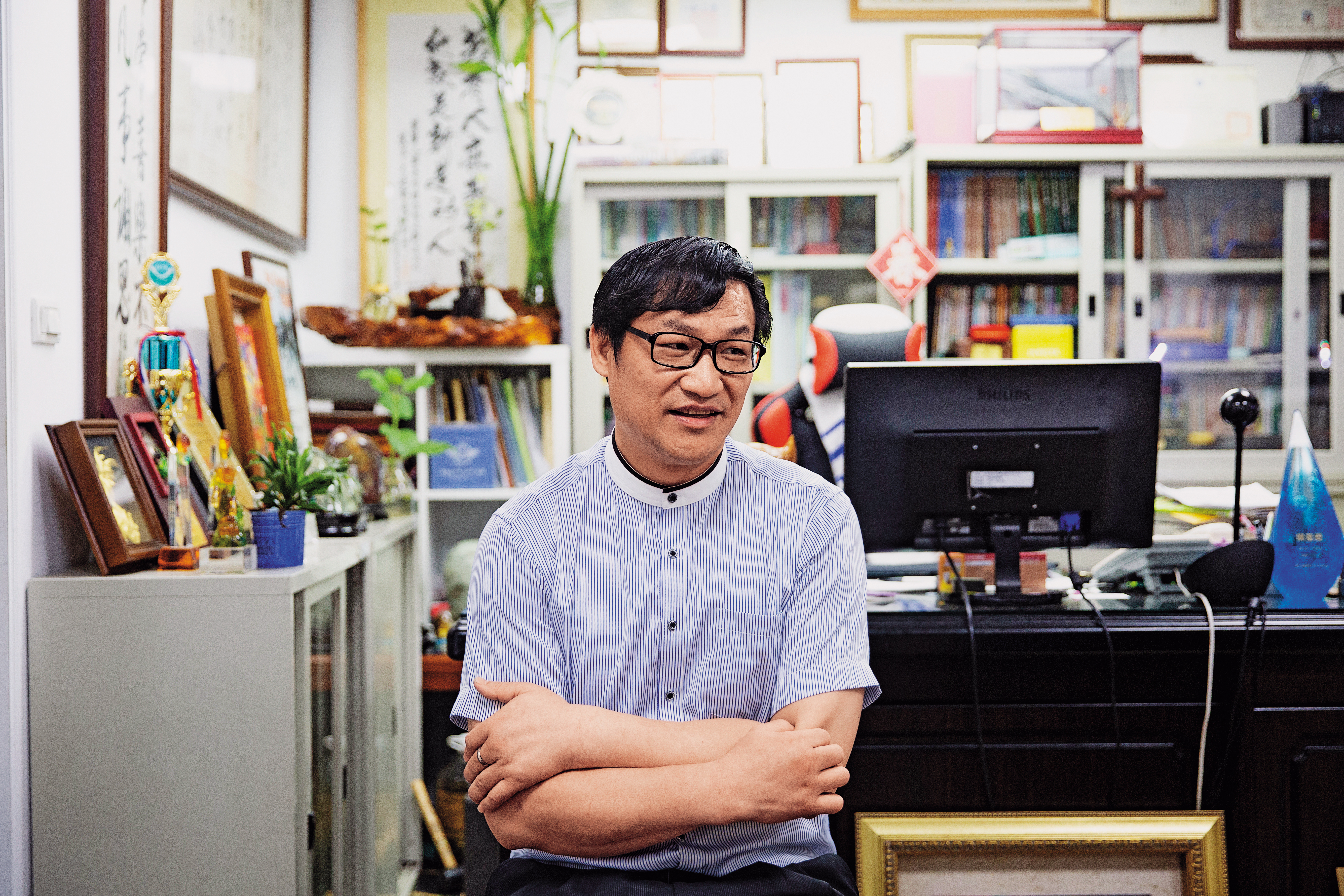 牧師張進益創辦桃園少年之家，利用音樂引導孩子找到自信，因為他過去也是混黑道、吸毒、2度進出監獄的更生人。