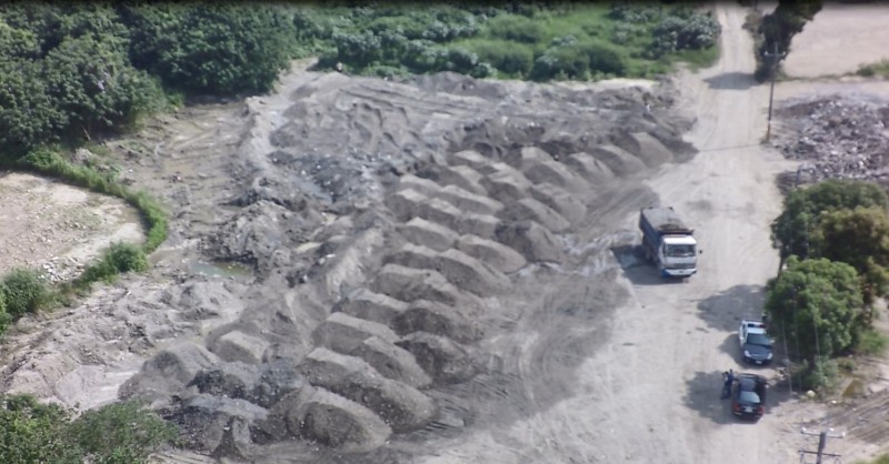 雲林檢警調查獲盜採砂石集團涉嫌盜採虎尾溪砂石超過4萬立方公尺，不法所得逾千萬元。（雲林地檢署提供）