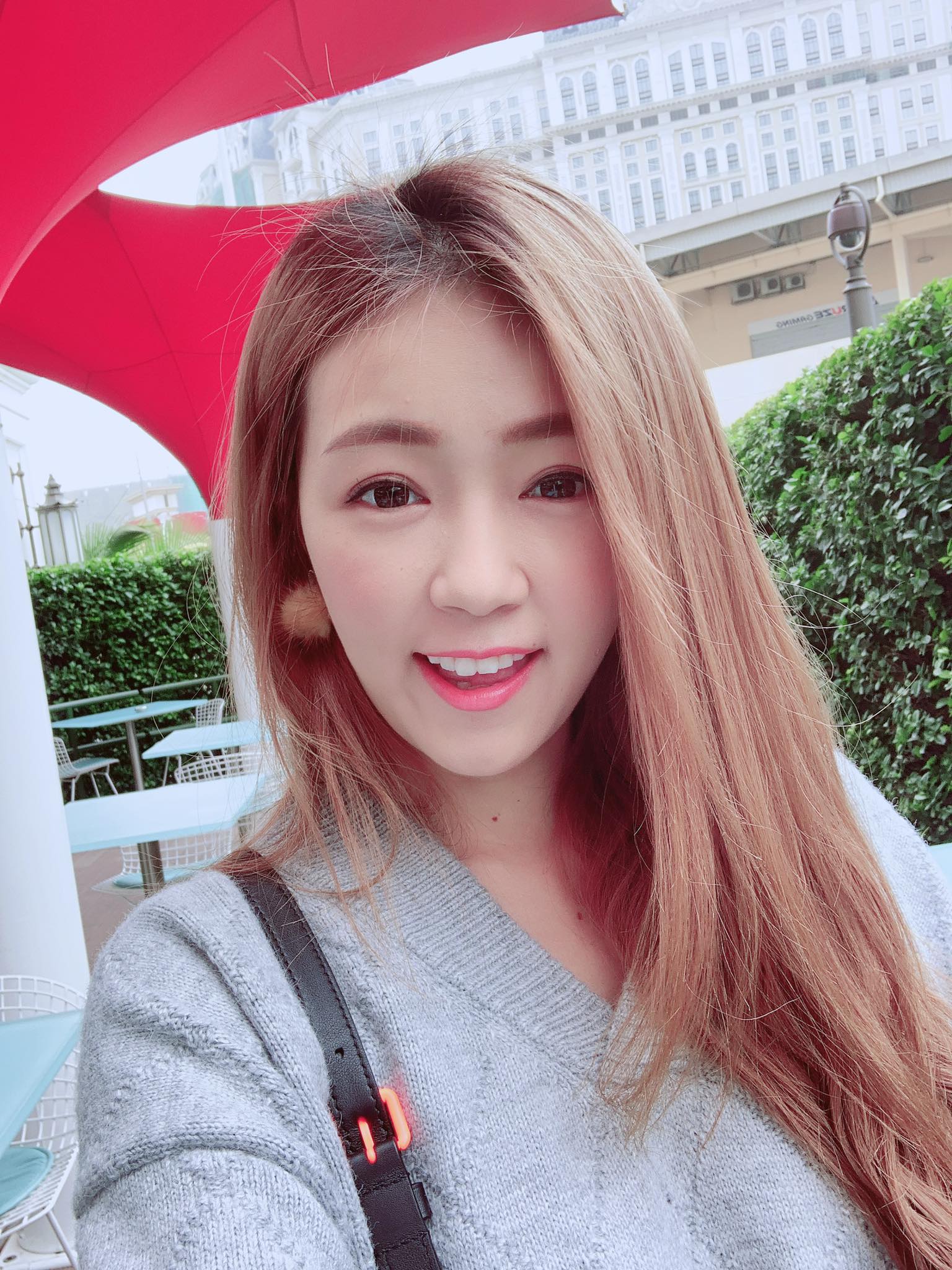 丫頭有次上節目挑戰都市傳說，她在完成挑戰正要宣布沒有鬼時，脖子卻有被人抓住的感覺，把她嚇得話都說不清楚。（翻攝自丫頭臉書）