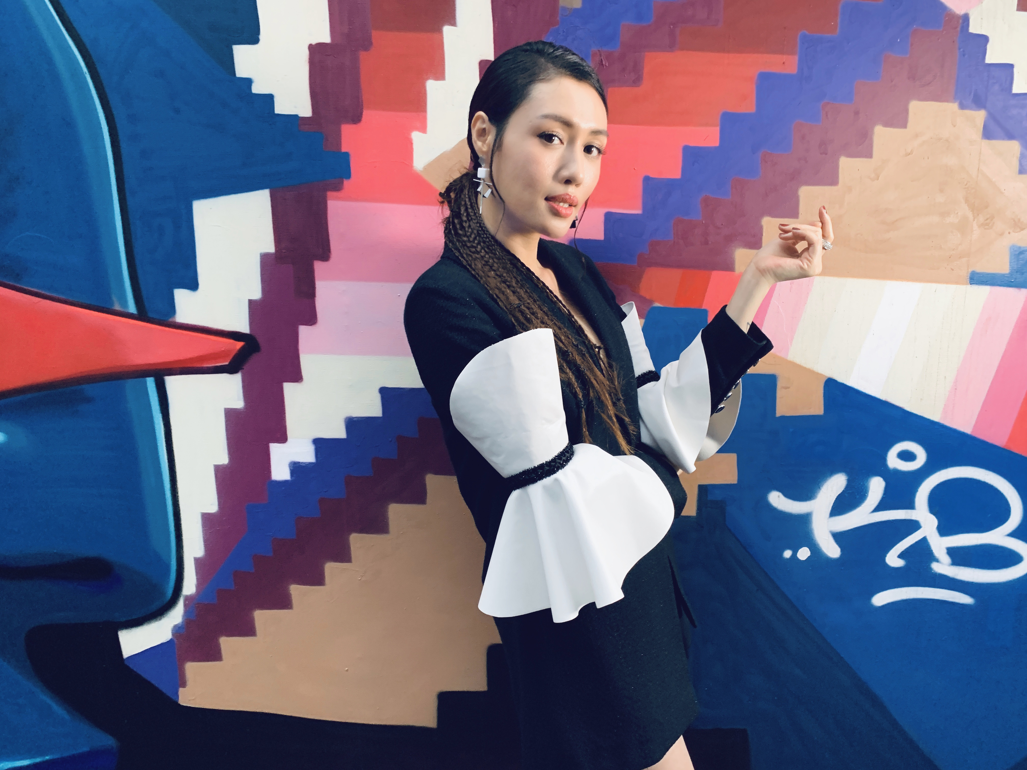黃莉Luji推出新單曲〈我心已打烊〉,重新詮釋葉璦菱的經典歌曲。(好舒服音樂提供)