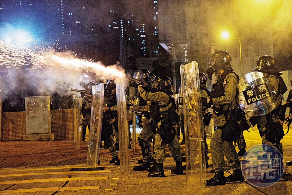 從6月以來香港街頭到處都有戰場，港警「清場」手段愈發強硬。