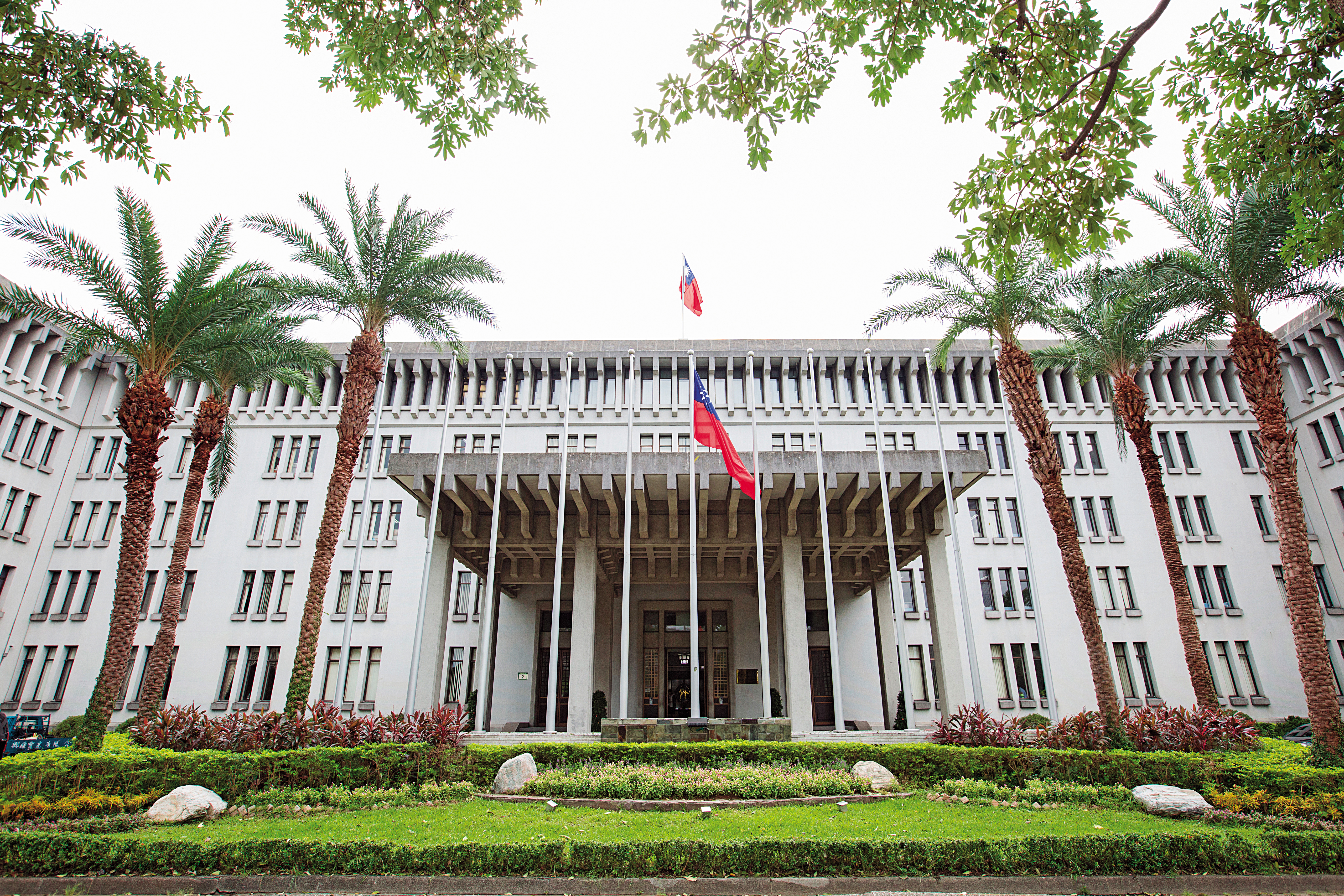 外交部（圖）在台及駐外高官性騷擾女部屬的醜聞不斷。