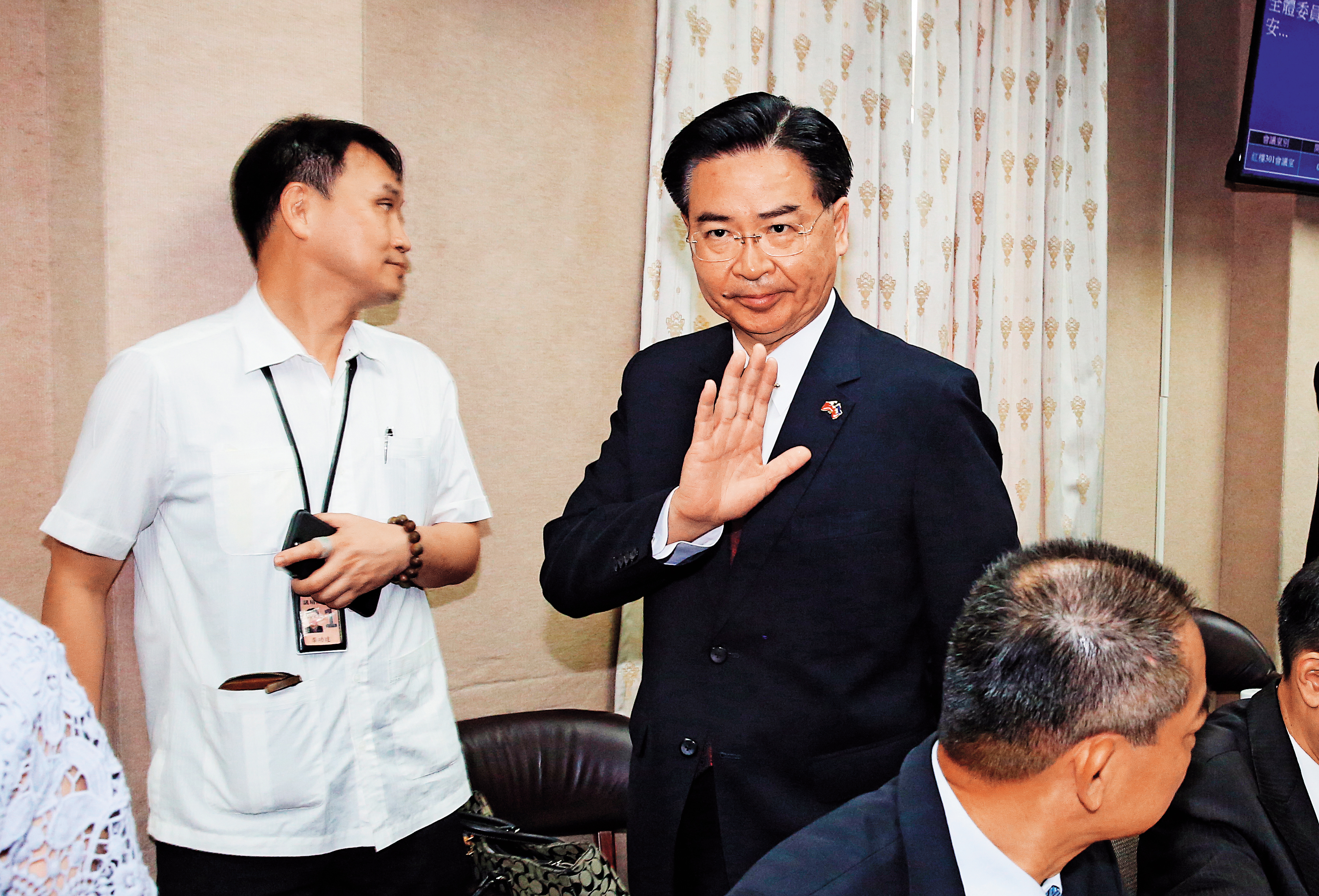 外交部長吳釗燮（圖）處理沈文強遭控性騷案，被質疑輕縱。