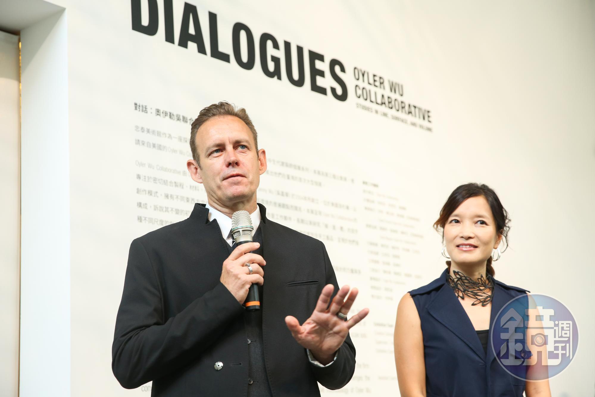 德韋恩和吳嘉華是建築界少見的夫妻檔,他們說,建築是門困難的專業,工作時間又長,兩人在生活與工作上都能緊密配合,是彼此的支柱。