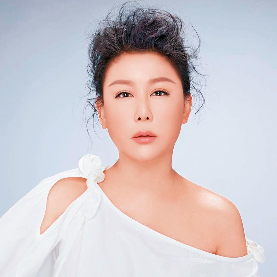 藍心湄曾遭不肖廠商盜用肖像販買保養品,有消費者誤信花費5千多元購買千元商品。(翻攝自藍心湄臉書)