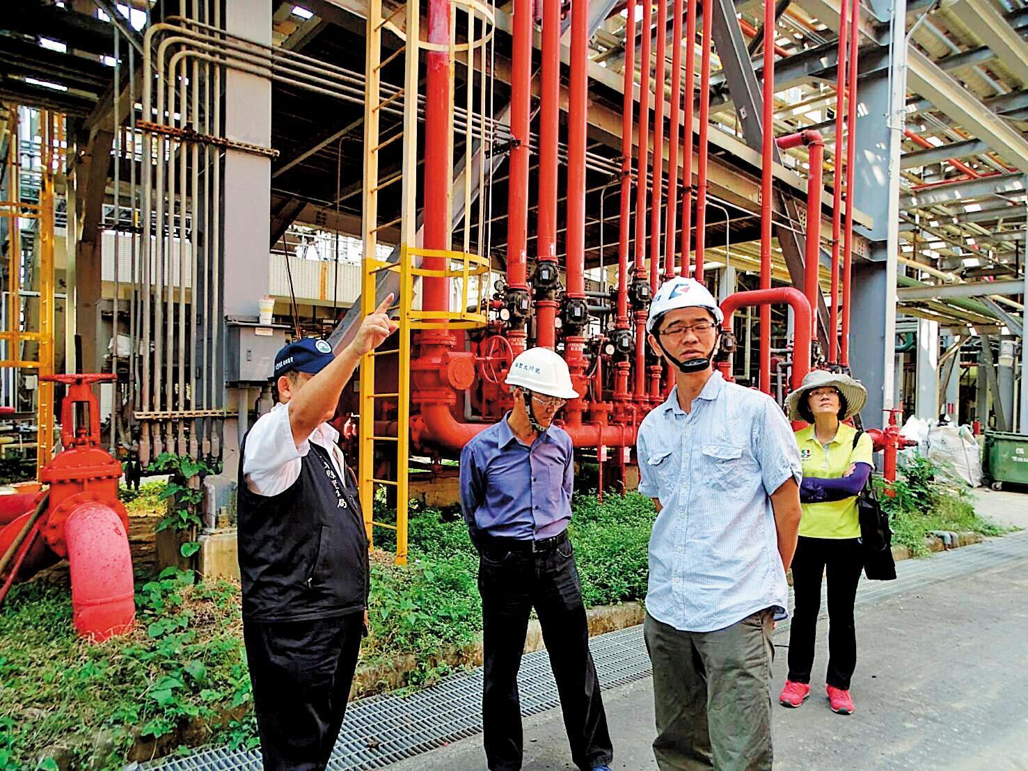 福聚太陽能花200億元建廠，銀行貸款也超過100億元，最後法拍竟然僅拿回4億元。（翻攝屏東縣政府官網）