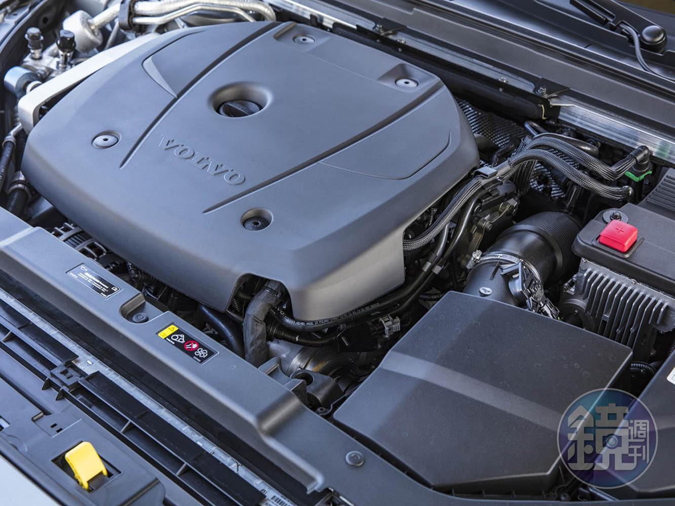 搭載2.0升缸內直噴渦輪增壓引擎的V60 T4,可輸出190hp/30.6kgm的動力數據。