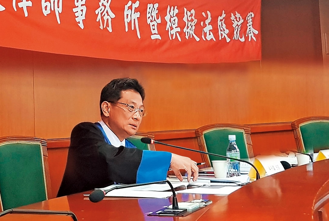 職務法庭審理認為，吳振富嚴重傷害司法形象，判免除他法官職務。（翻攝東吳法學院臉書）