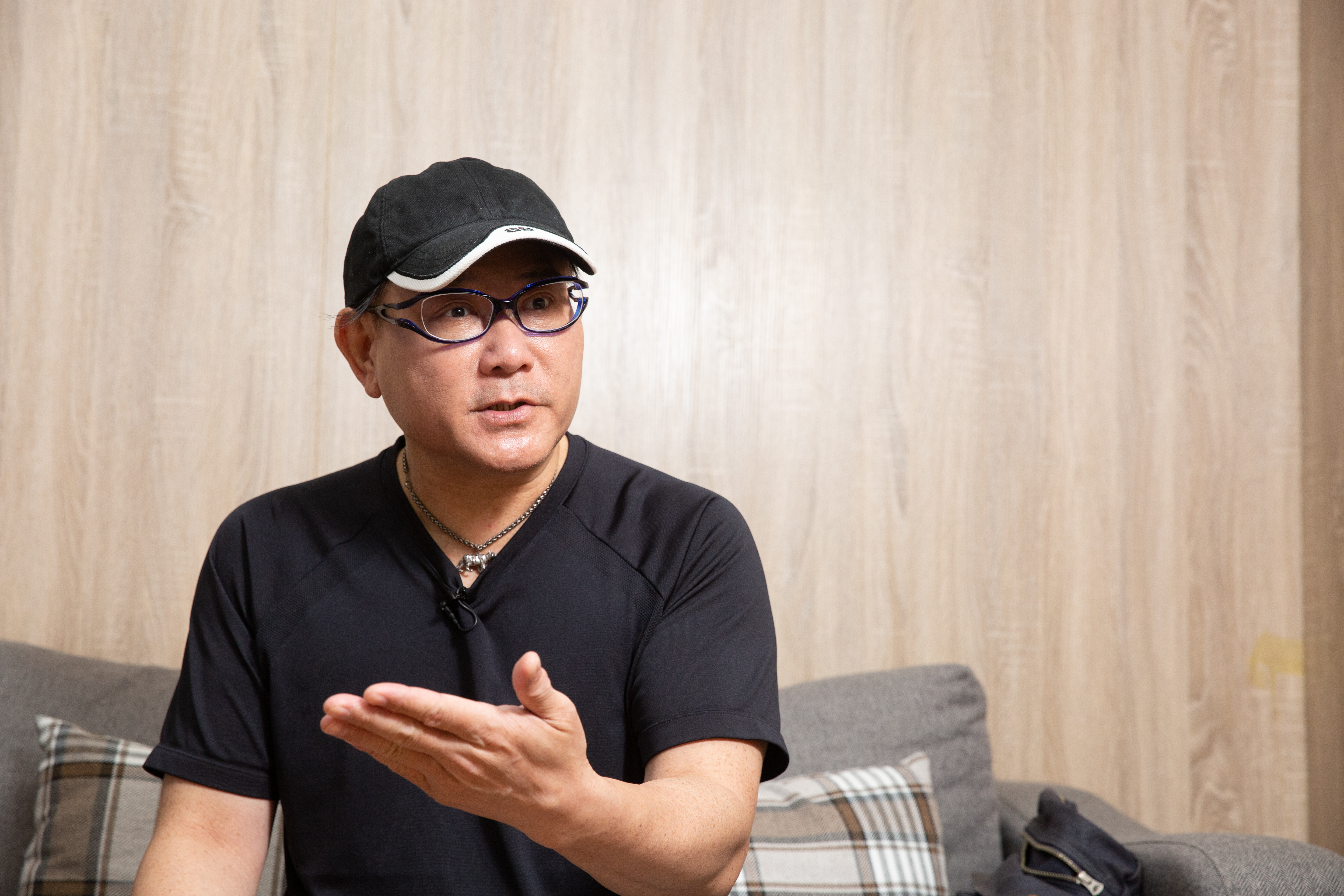 回家接班前，林東芳曾在北投駐唱，因苦練鼓技，還被客人稱為「北投鼓王」。