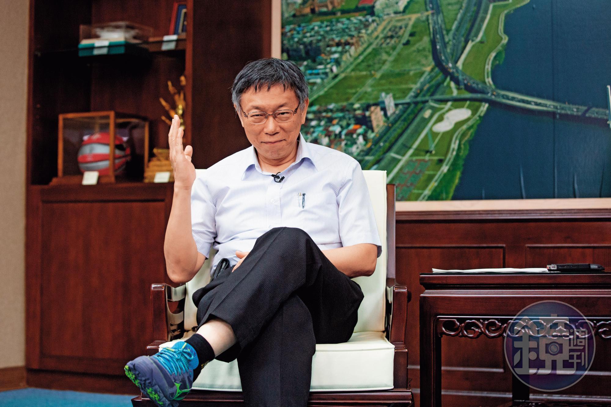 柯文哲在專訪中宣示，民眾黨不分區立委將是「影子內閣」，是「柯文哲意志在立法院的表現」。