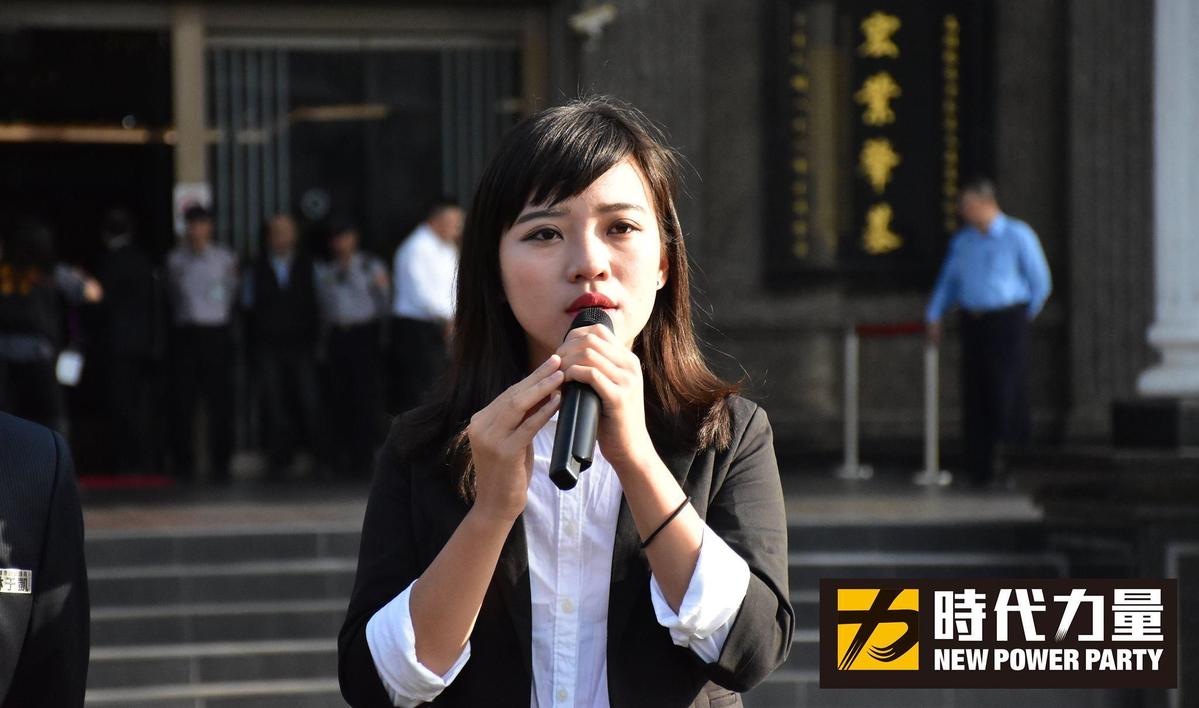 黃捷發文挺香港人民，詹江村控違反《國安法》。（翻攝臉書）