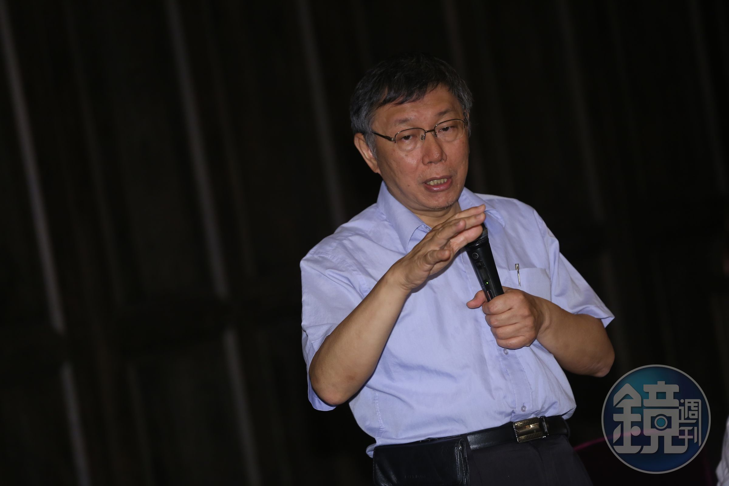 柯文哲對北京喊話表示，「這時候北京政府真的要好好思考，不要再搞成六四，一次六四，中國就倒退20年」。