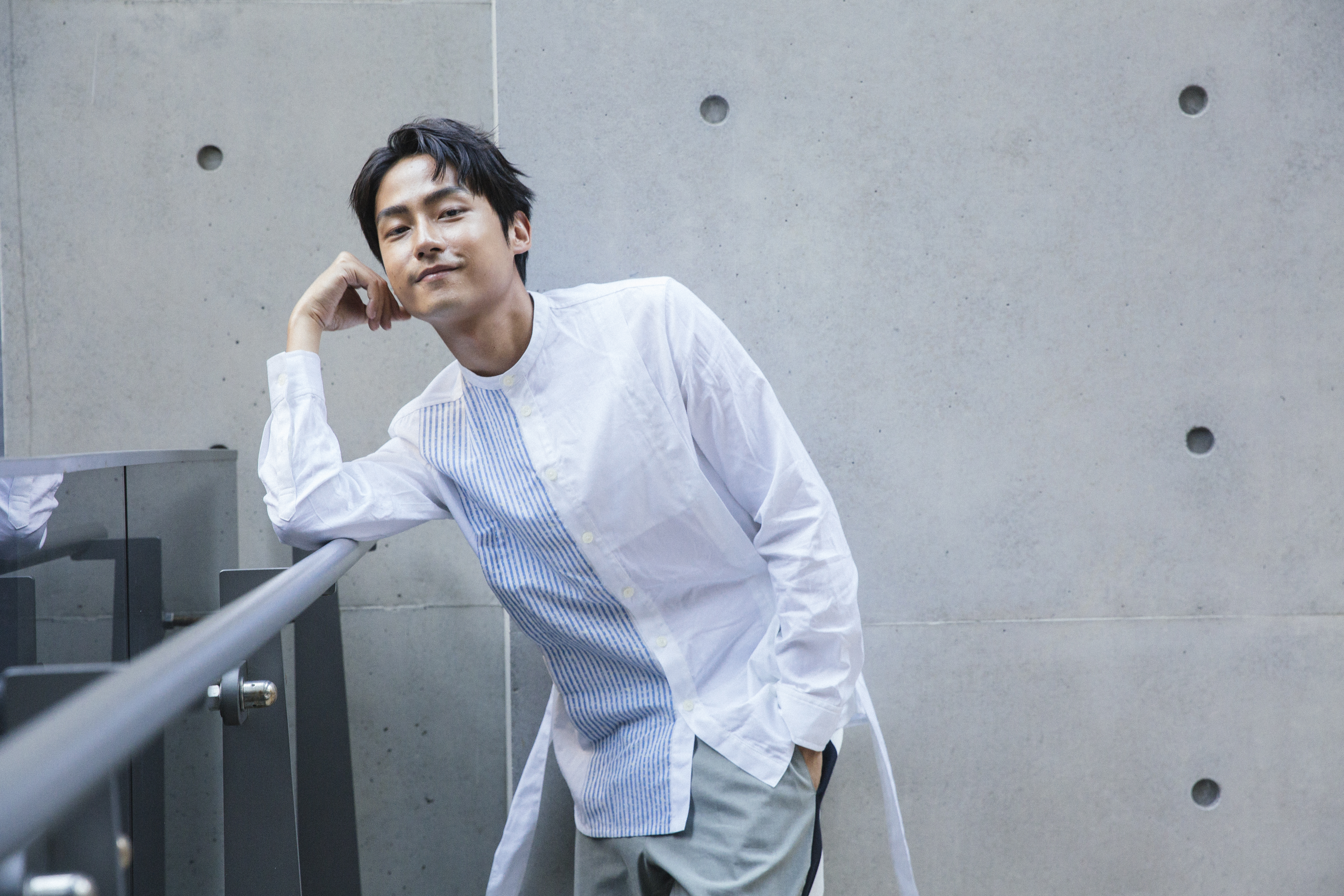 本名林鶴軒的大鶴，憑著天然喜感逐漸在演藝圈打出知名度，而他演出的《肇事者逃逸》也入圍台北電影獎最佳短片。