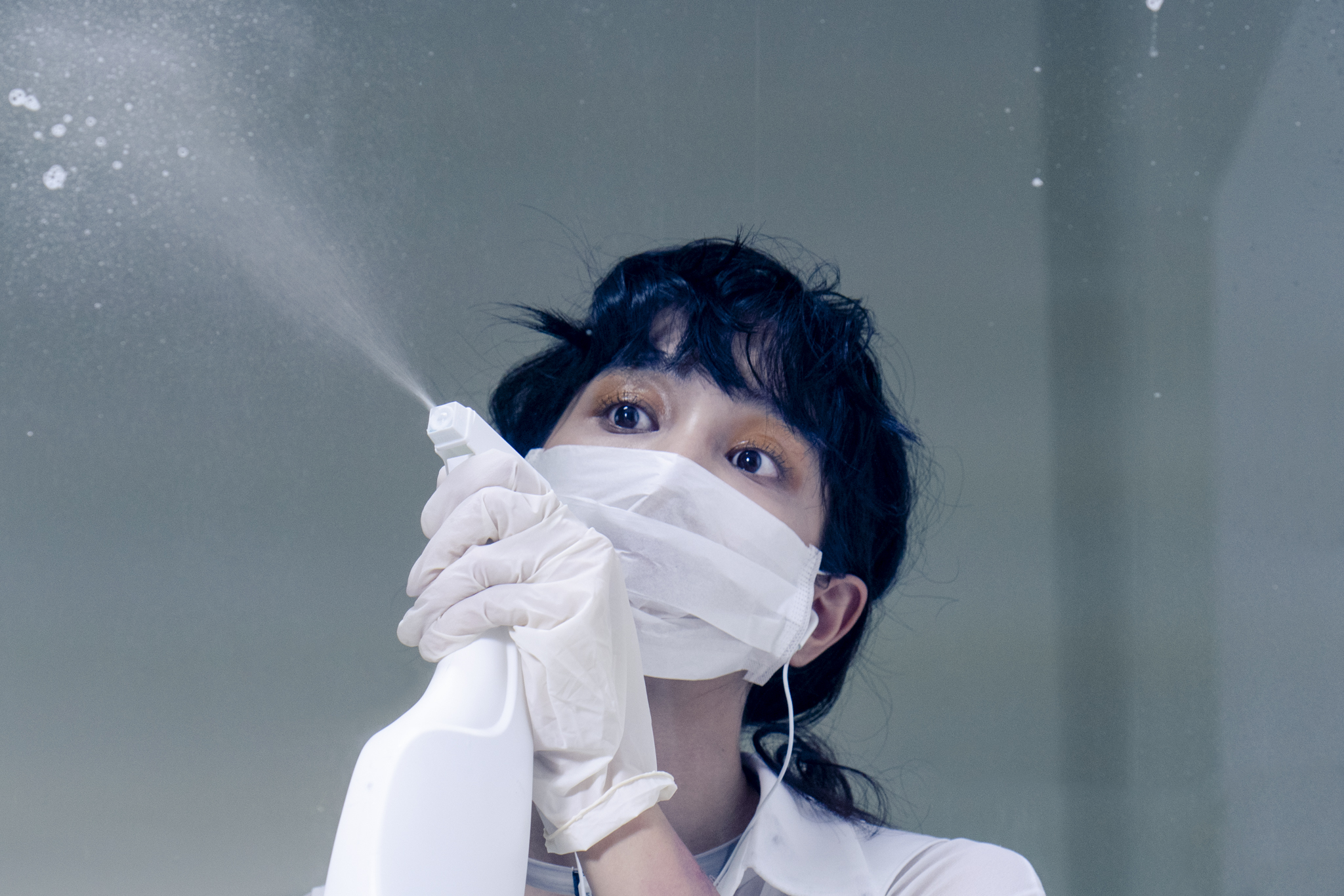 温貞菱在《打掃》展現神經質的演技，「看不見就是不存在」的台詞猶如黑洞，吞噬了人性。（鏡文學提供）