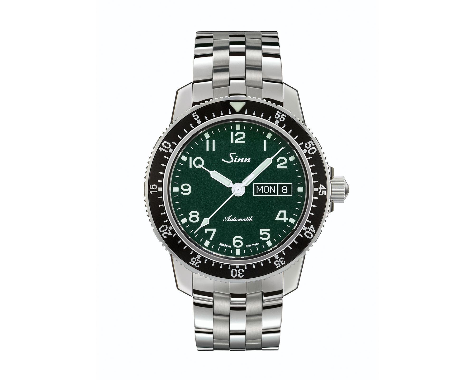 Sinn 104 St Sa A G綠面飛行錶，全球限量500只，定價NT$70,000。