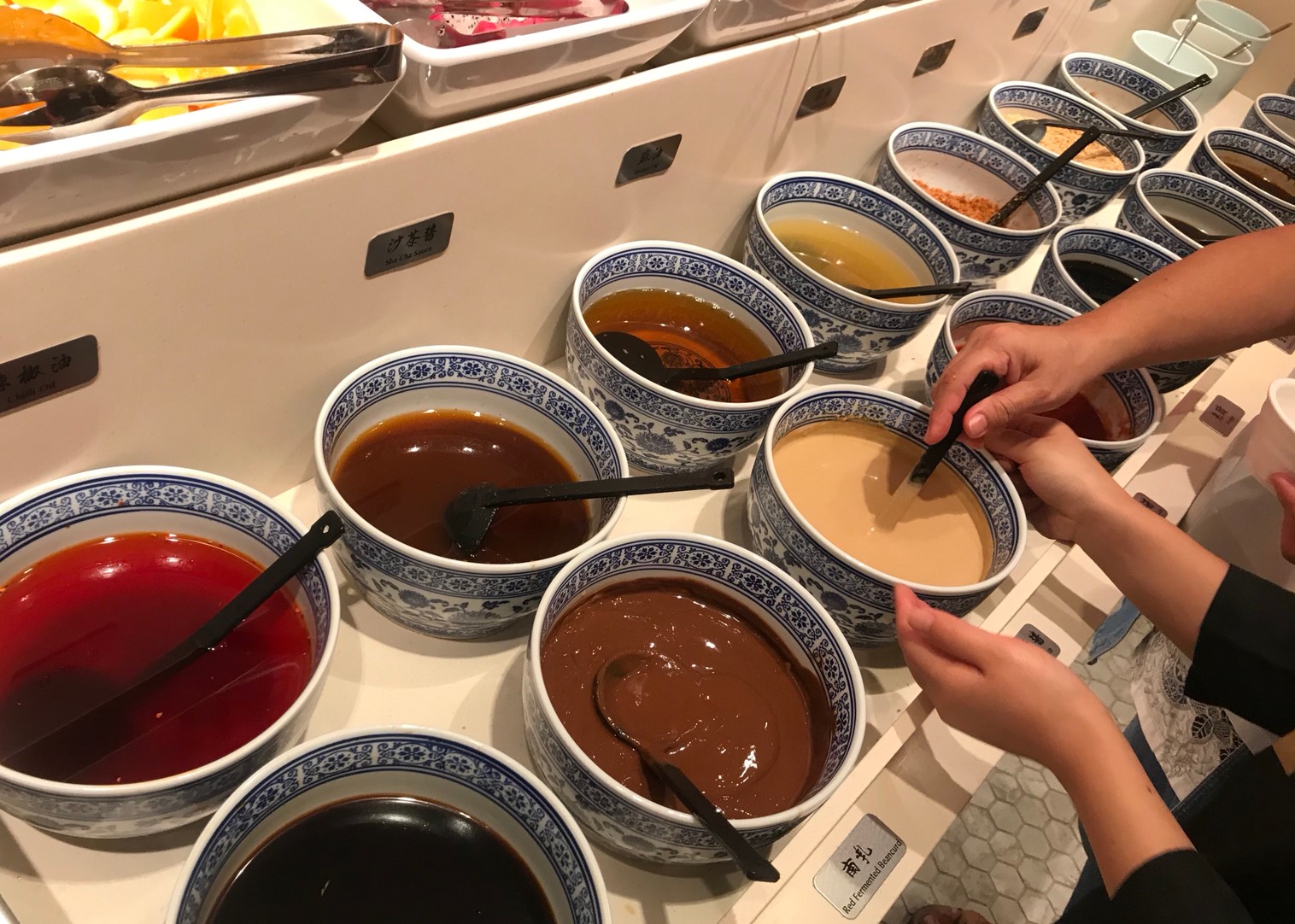 醬汁多款，至少超過了20種風味沾醬。
