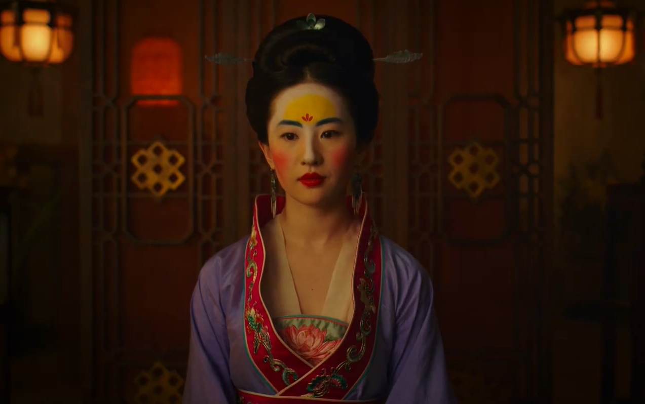 全球網友在推特上呼籲抵制由劉亦菲主演的迪士尼電影《花木蘭》。（翻攝自預告）