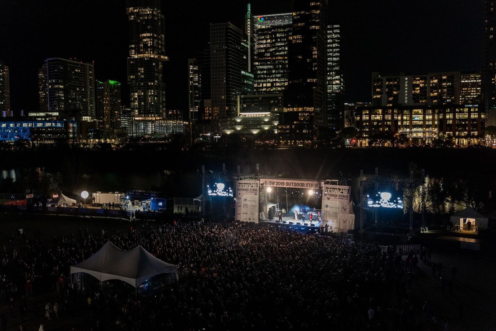 SXSW的表演場地不少，其中大型戶外舞台可以容納15,000人。（SXSW提供）