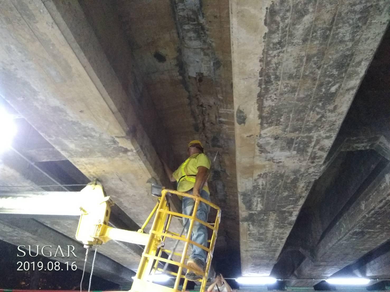 桃園市政府橋梁科已先請廠商趕赴現場，進行緊急防護作業。（桃園市政府提供）