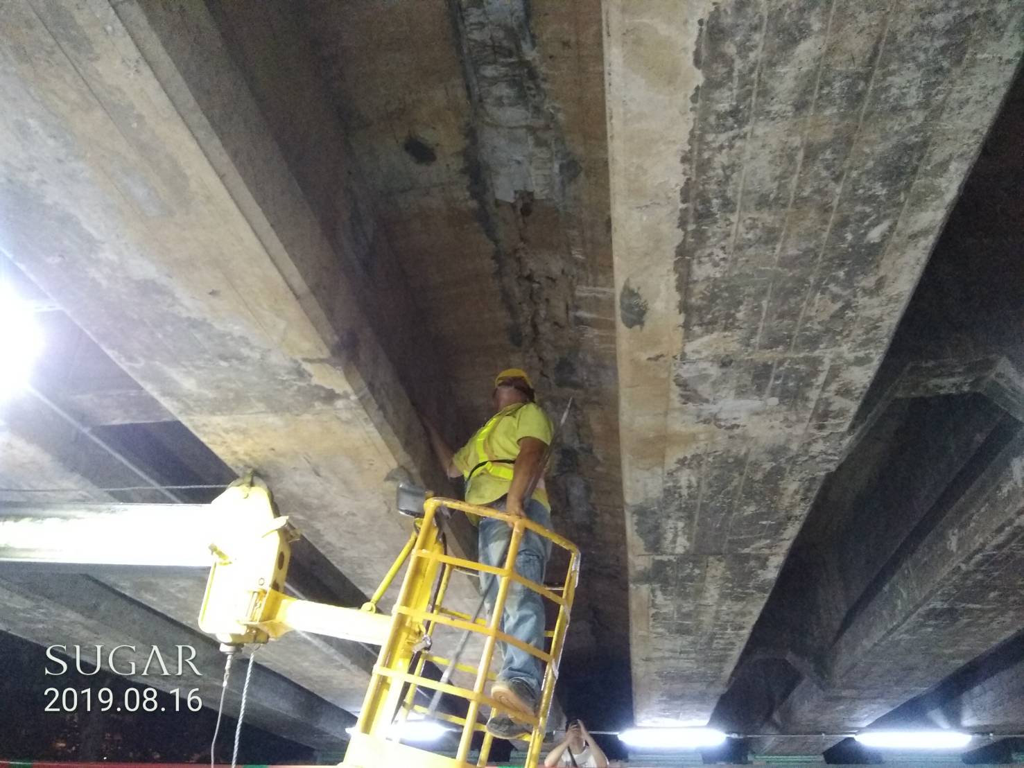桃園市政府橋梁科已先請廠商趕赴現場，進行緊急防護作業。（桃園市政府提供）