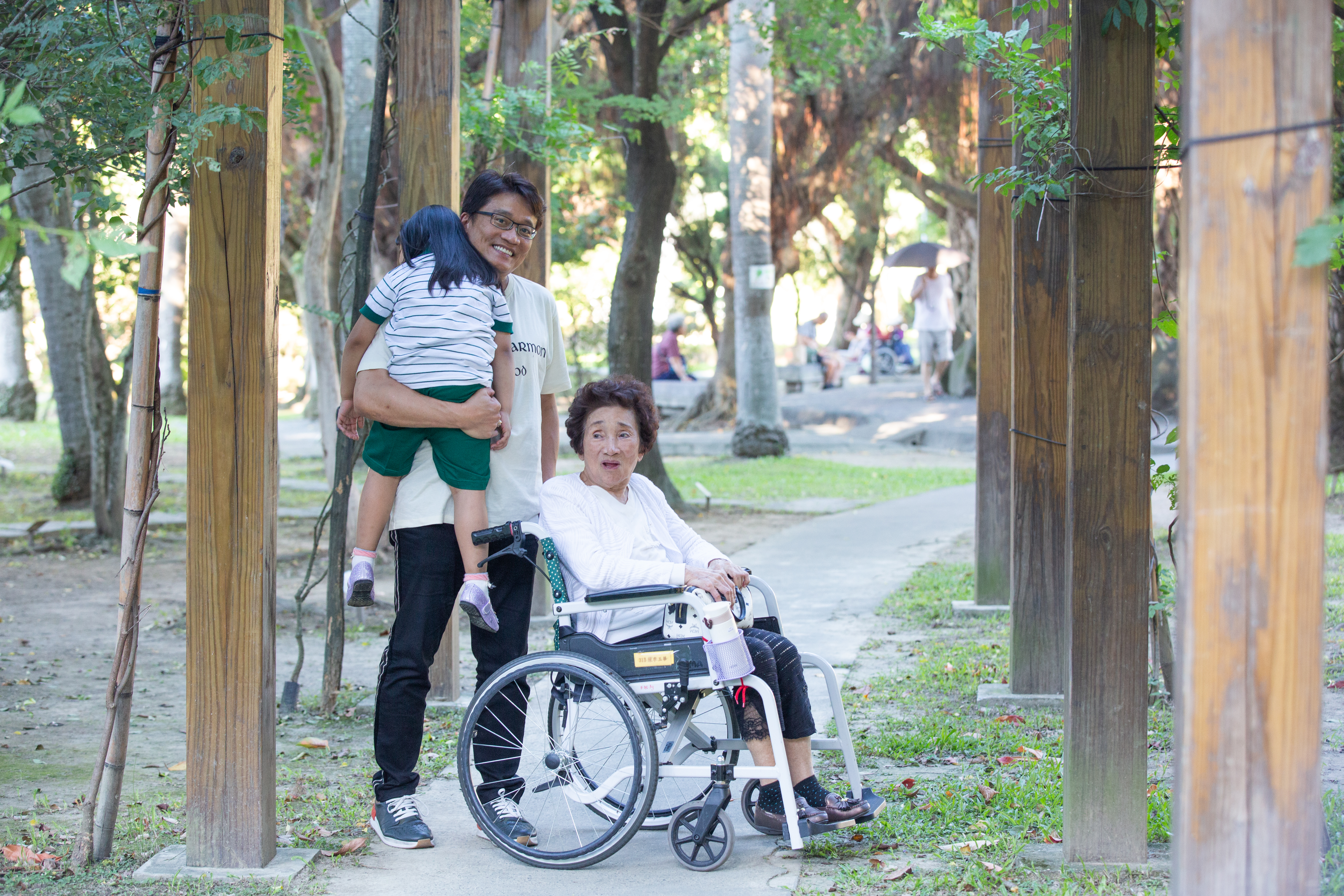 陳俊龍這幾年減少工作量，花很多時間陪伴母親與家人，希望填補過往親情空白。