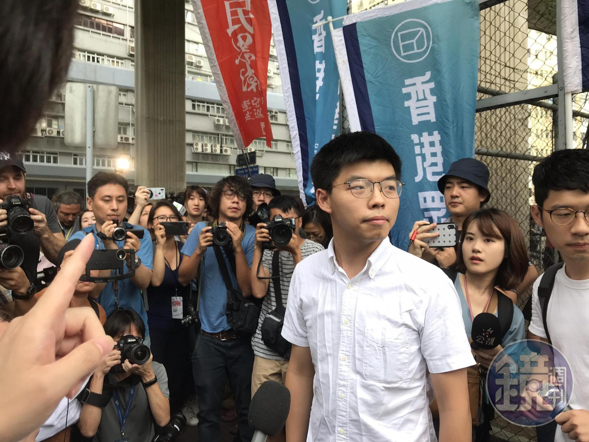 香港眾志祕書長黃之鋒被中國官媒新華社點名為「港獨頭目」,他表示不主張香港獨立,但也不認同自身為中國公民。(本刊資料照)