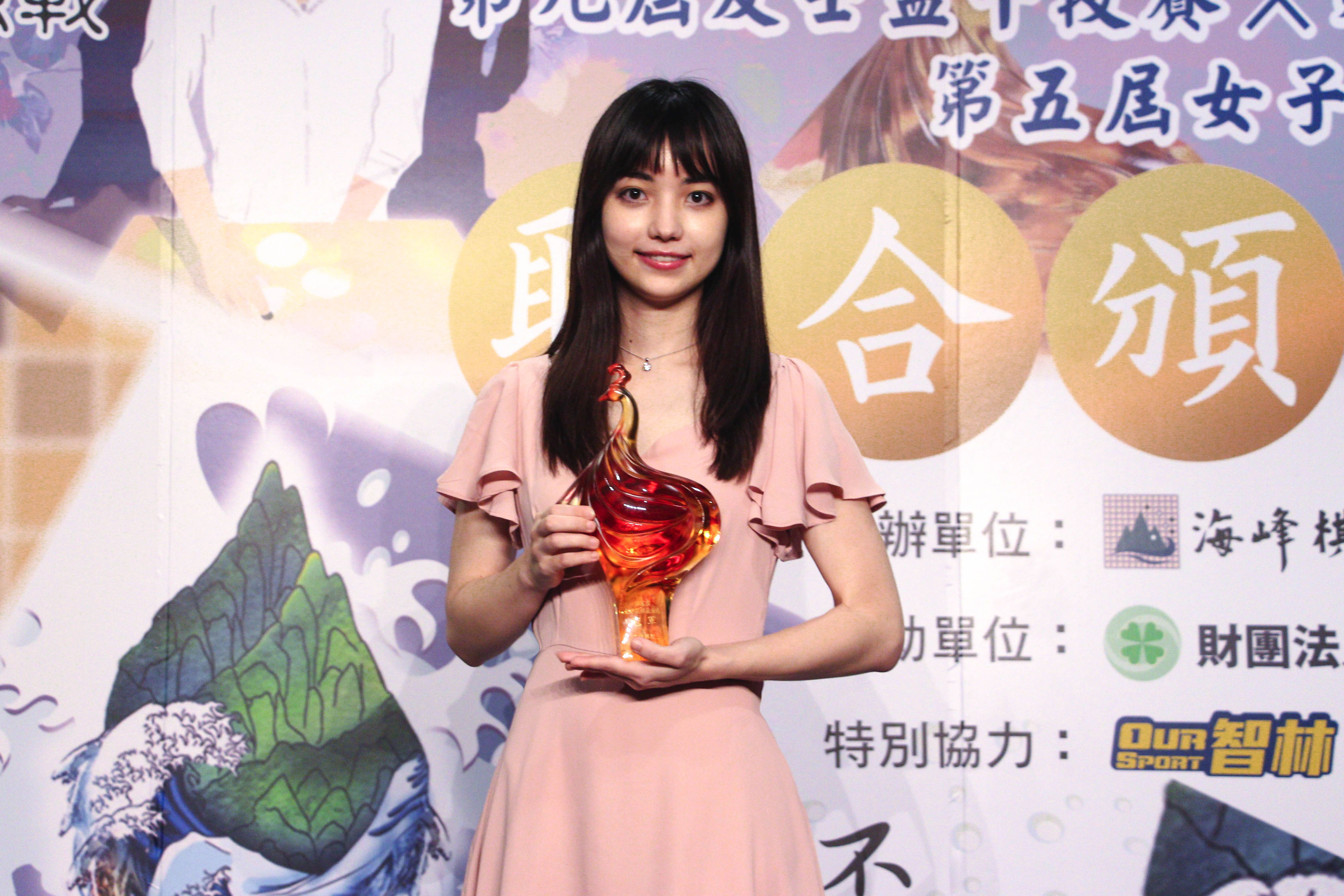 黑嘉嘉勇奪冠軍。（種子音樂提供）