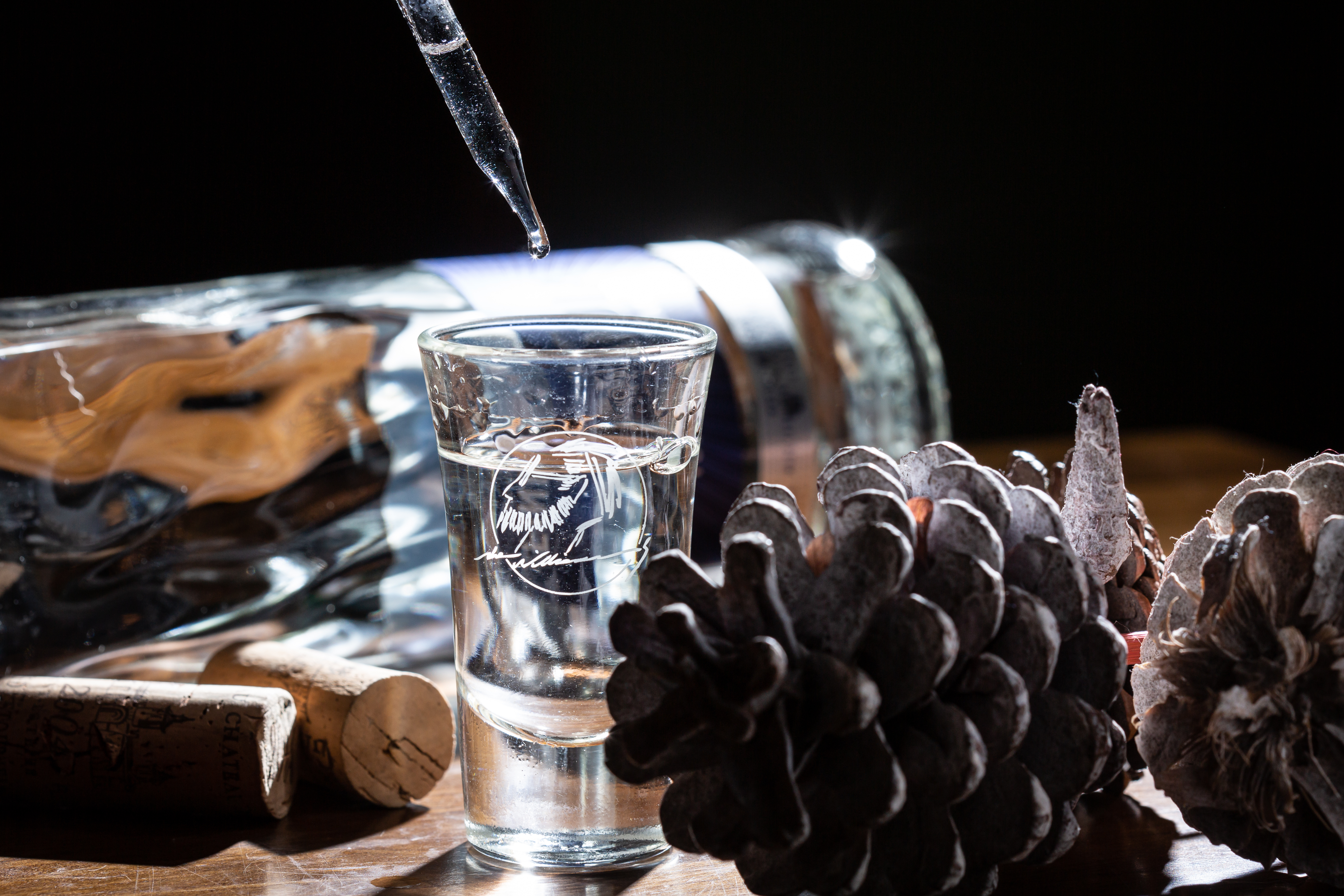 王靈安招牌SHOT「情人的眼淚」酒質夠勁，帶鹹回甘。（150元／杯）