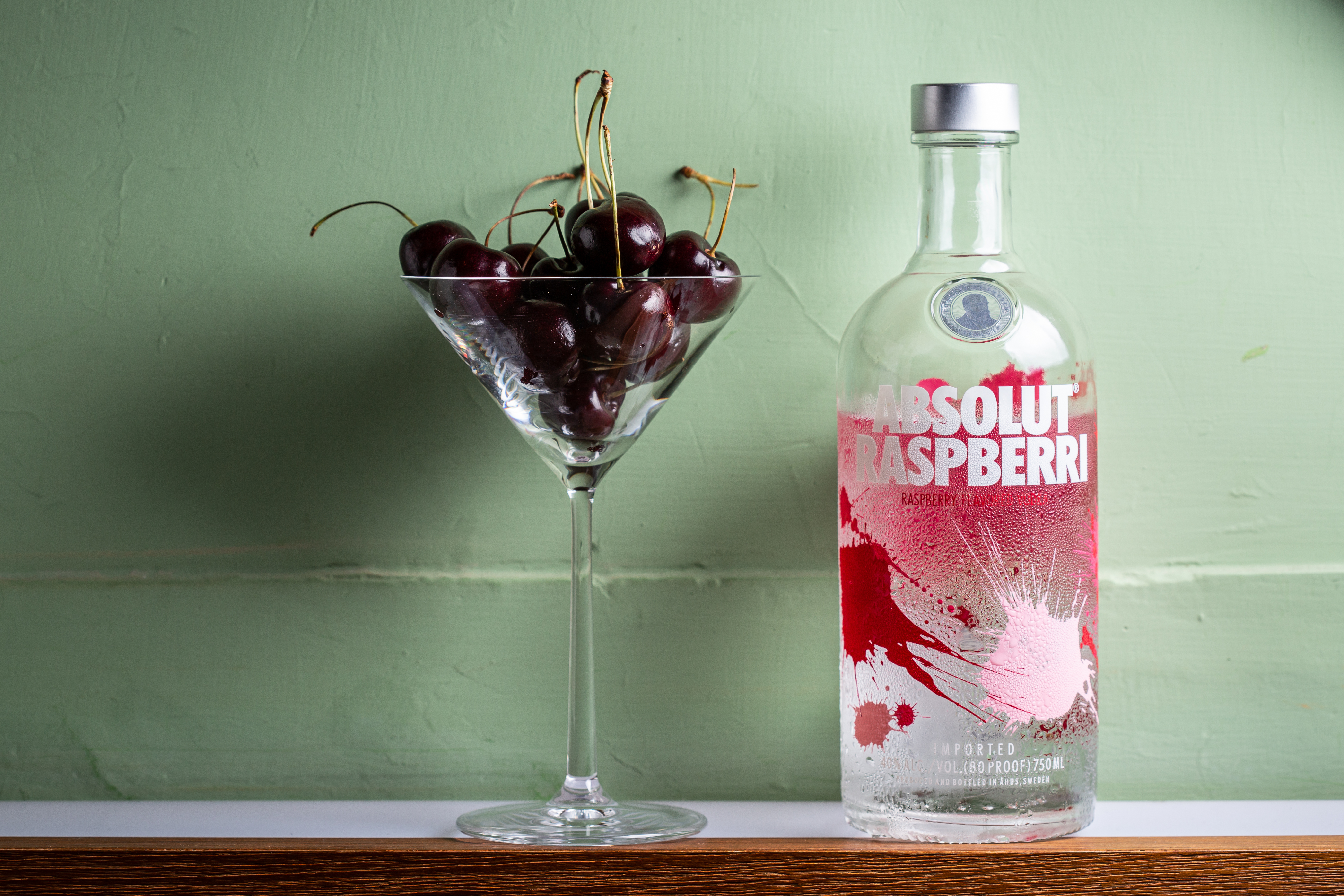 「Absolut Raspberri」完全不添糖，散發成熟覆盆莓豐醇香氣。（150元／杯）