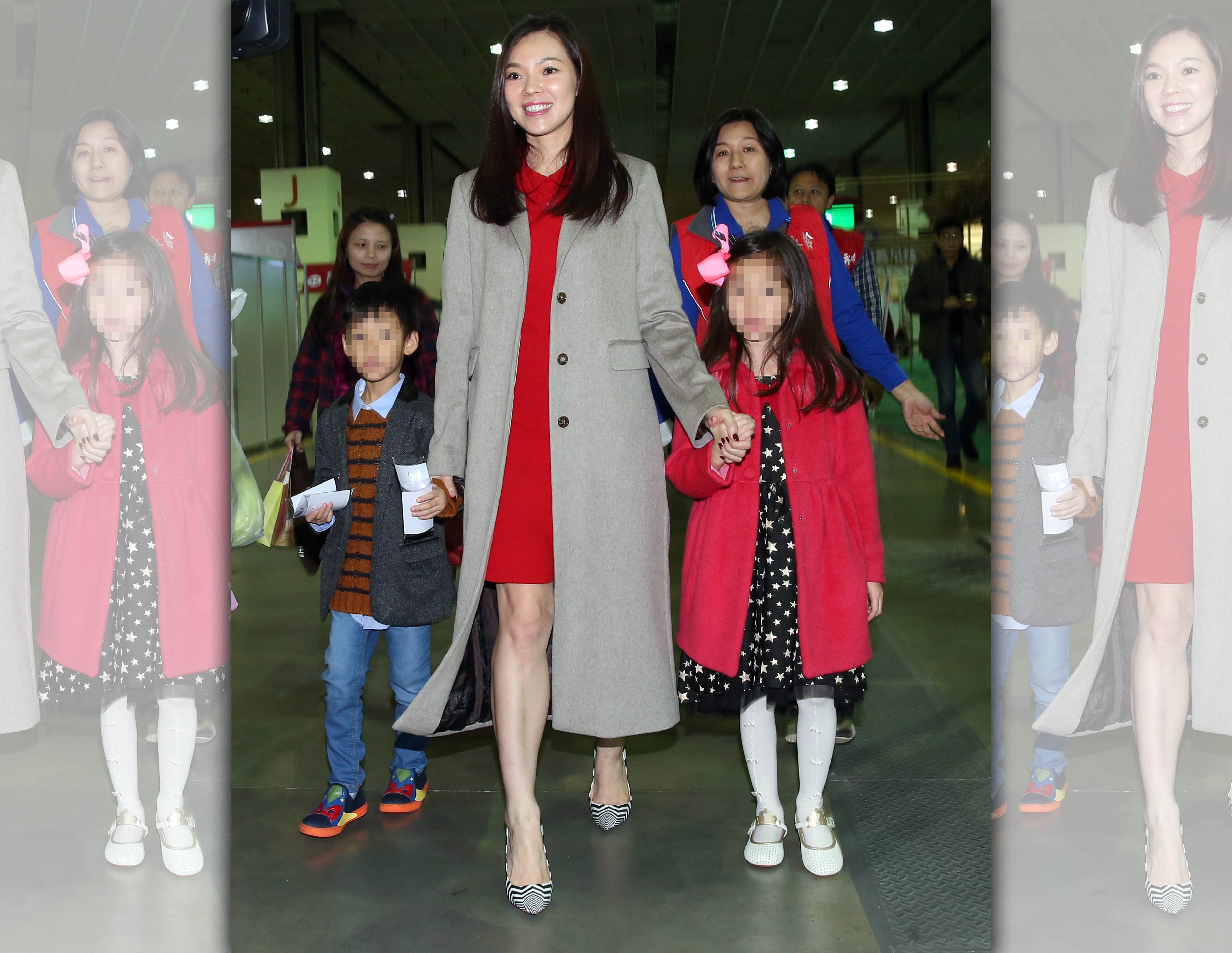 臺安醫院是國內老牌貴族醫院，就連郭董太太曾馨瑩也在這做產檢。圖為曾馨瑩和子女出席公開活動。