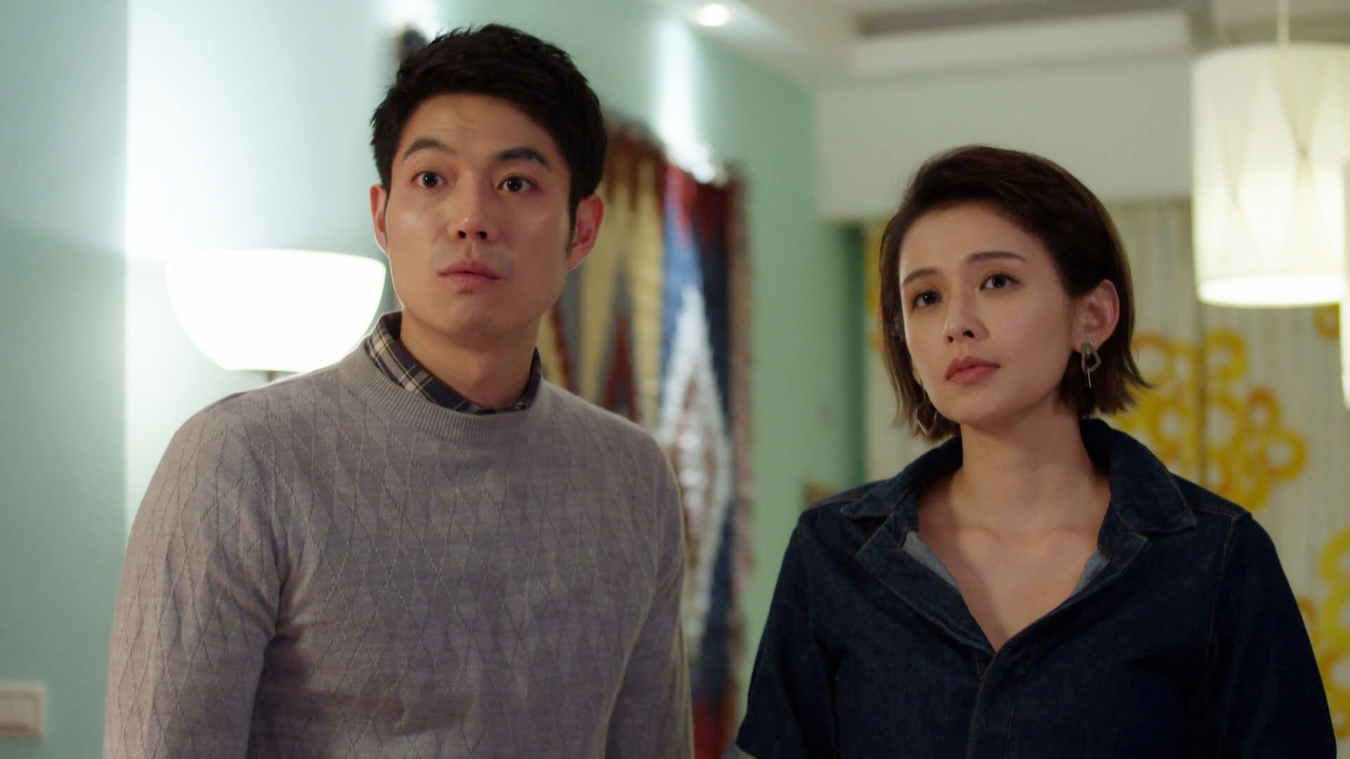 袁艾菲和李沛勳床戲之後，隔天走入辦公室的劇情飆出最高收視。（八大提供）