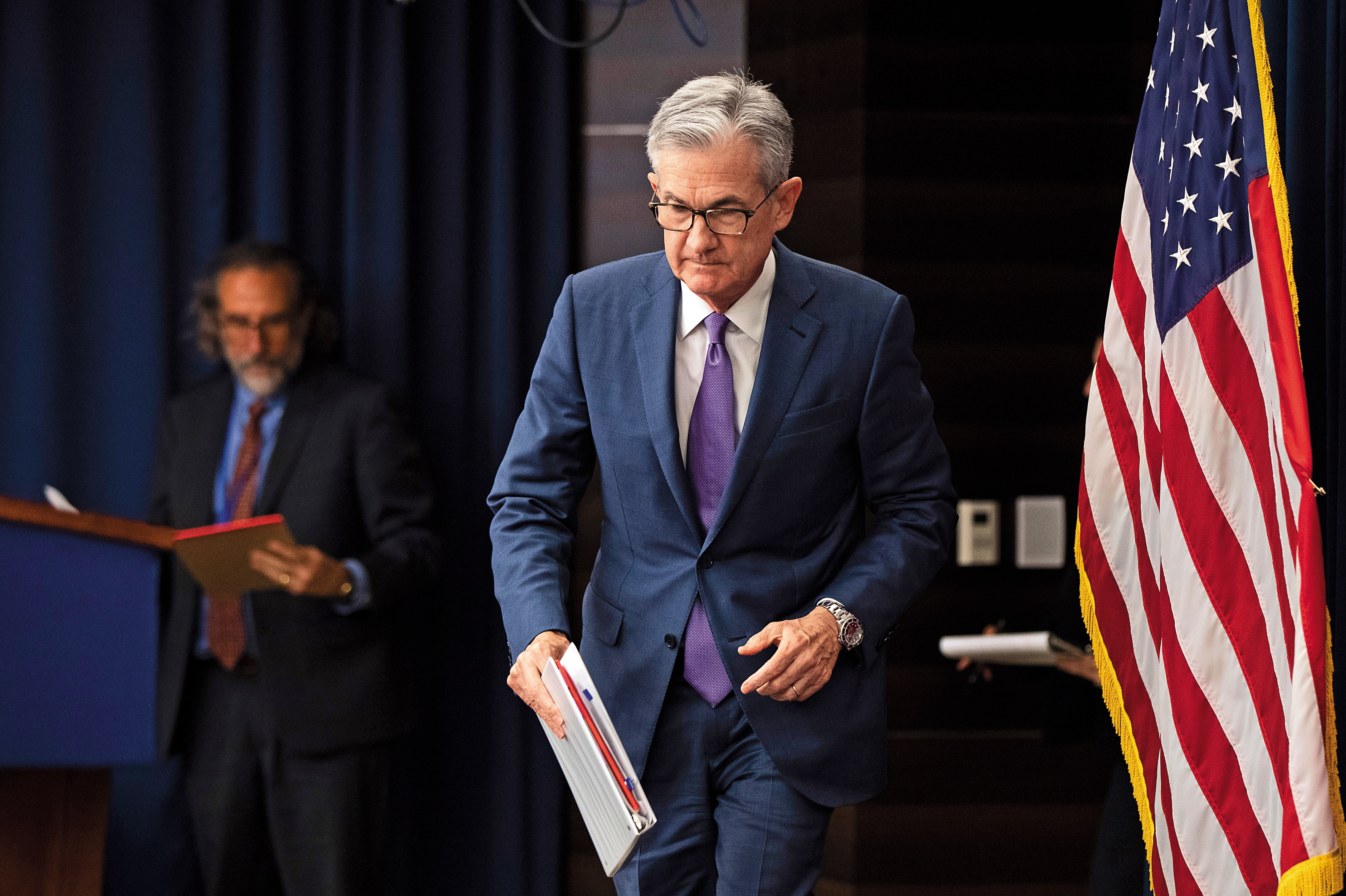 最新長短期利差顯示，美國經濟未來1年陷入衰退機率逾30％，聯準會接下來的作為是關鍵。圖為美國聯準會主席鮑威爾。（東方IC）