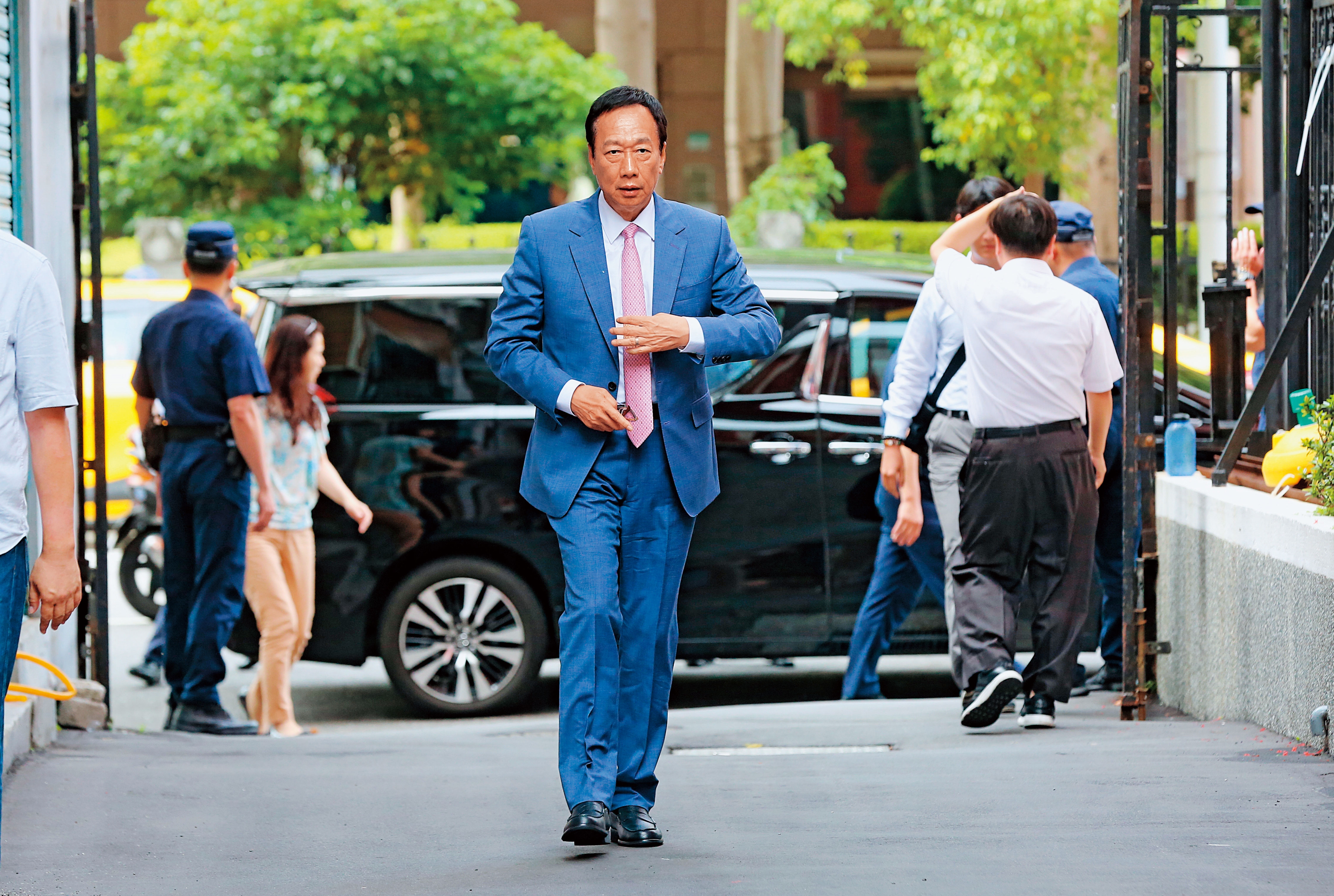 初選落敗後，郭台銘捲土重來，企圖在害怕韓國瑜與討厭民進黨的氛圍下，創造出第3種可能。