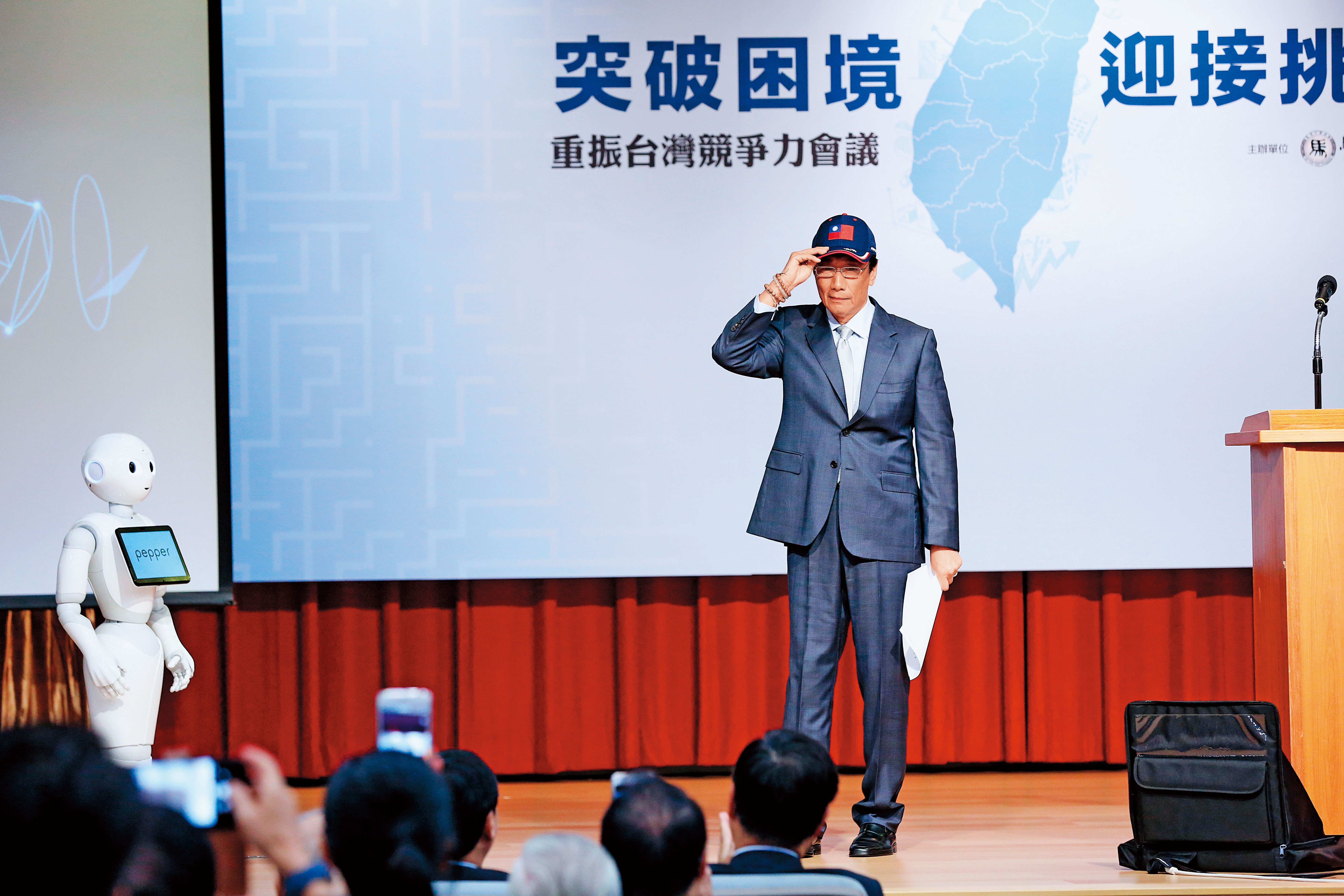 郭台銘（圖）初選落敗後，與國民黨近乎失聯，近期黨中央才透過郝龍斌正式與他聯繫上，盼郭能歸隊。