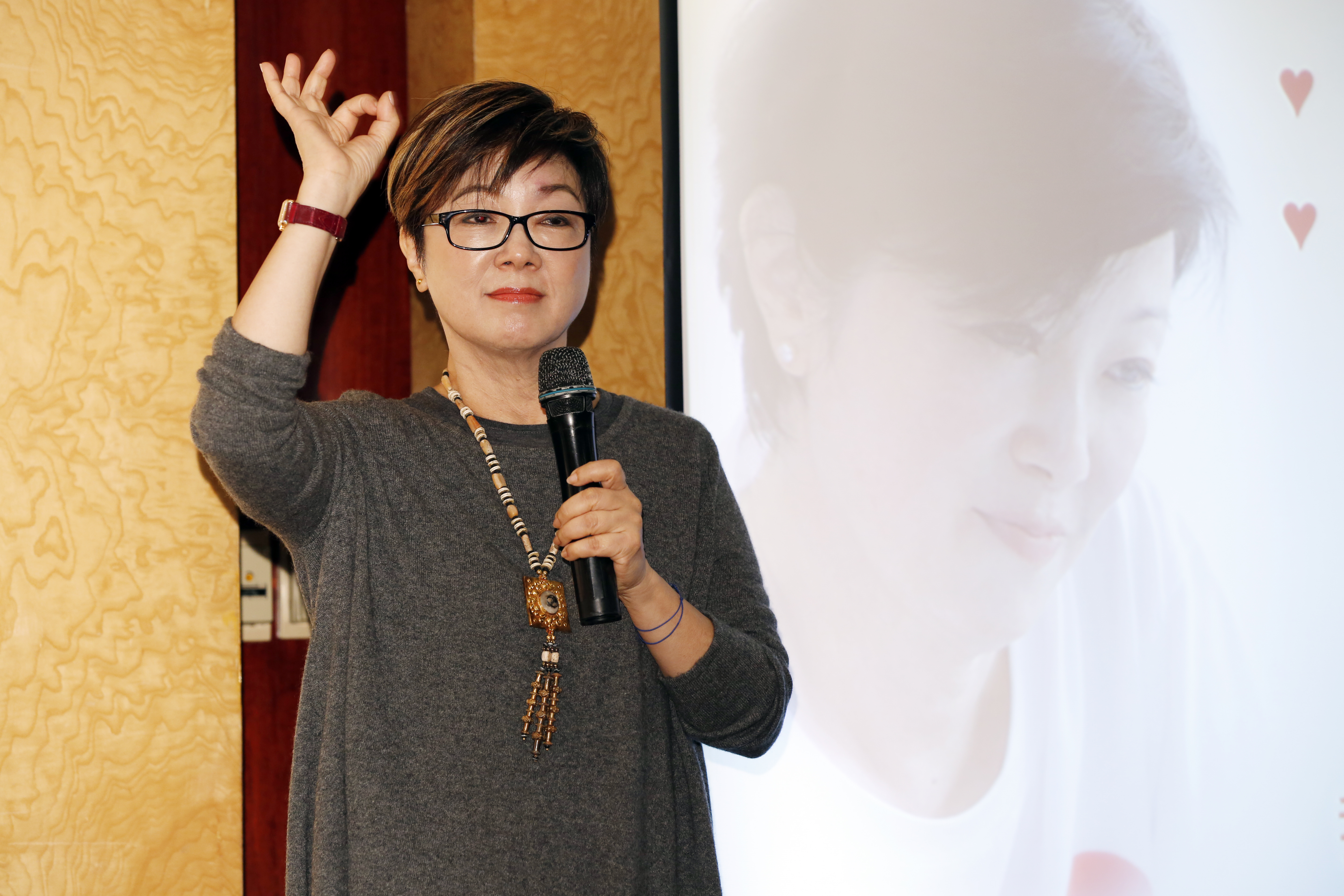 張淑芬得「愛心獎」，張忠謀沒先恭喜卻要她捐獎金。