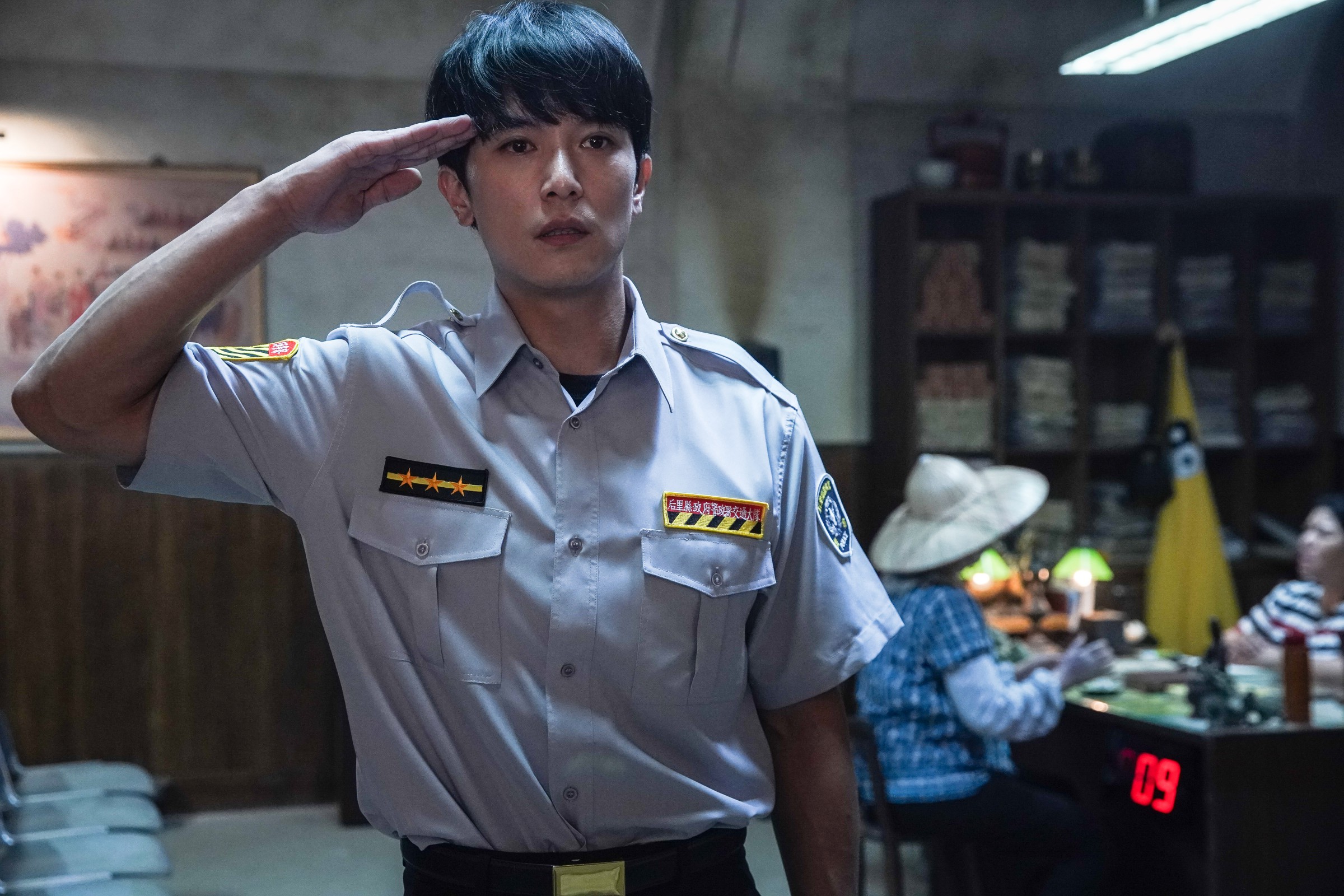 《第九分局》邱澤飾演的通靈警探，雖然屢遭挫折仍堅持自己信念，與主題曲〈天的創作〉的歌詞意境十分相近。（甲上提供）