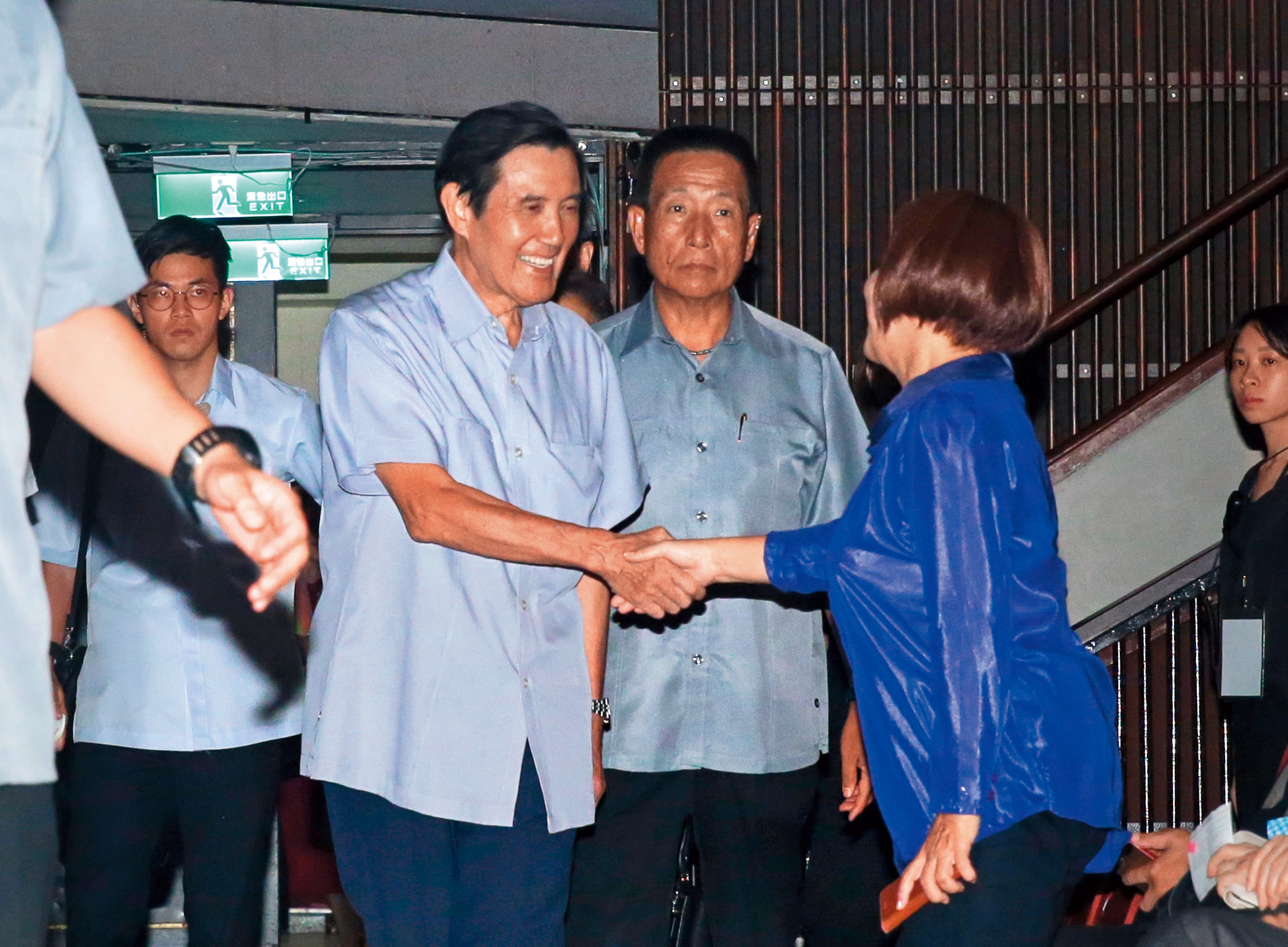 馬英九的握手常被稱為「死亡之握」，這個典故可以追溯到2013年，讓民眾傳頌至今。