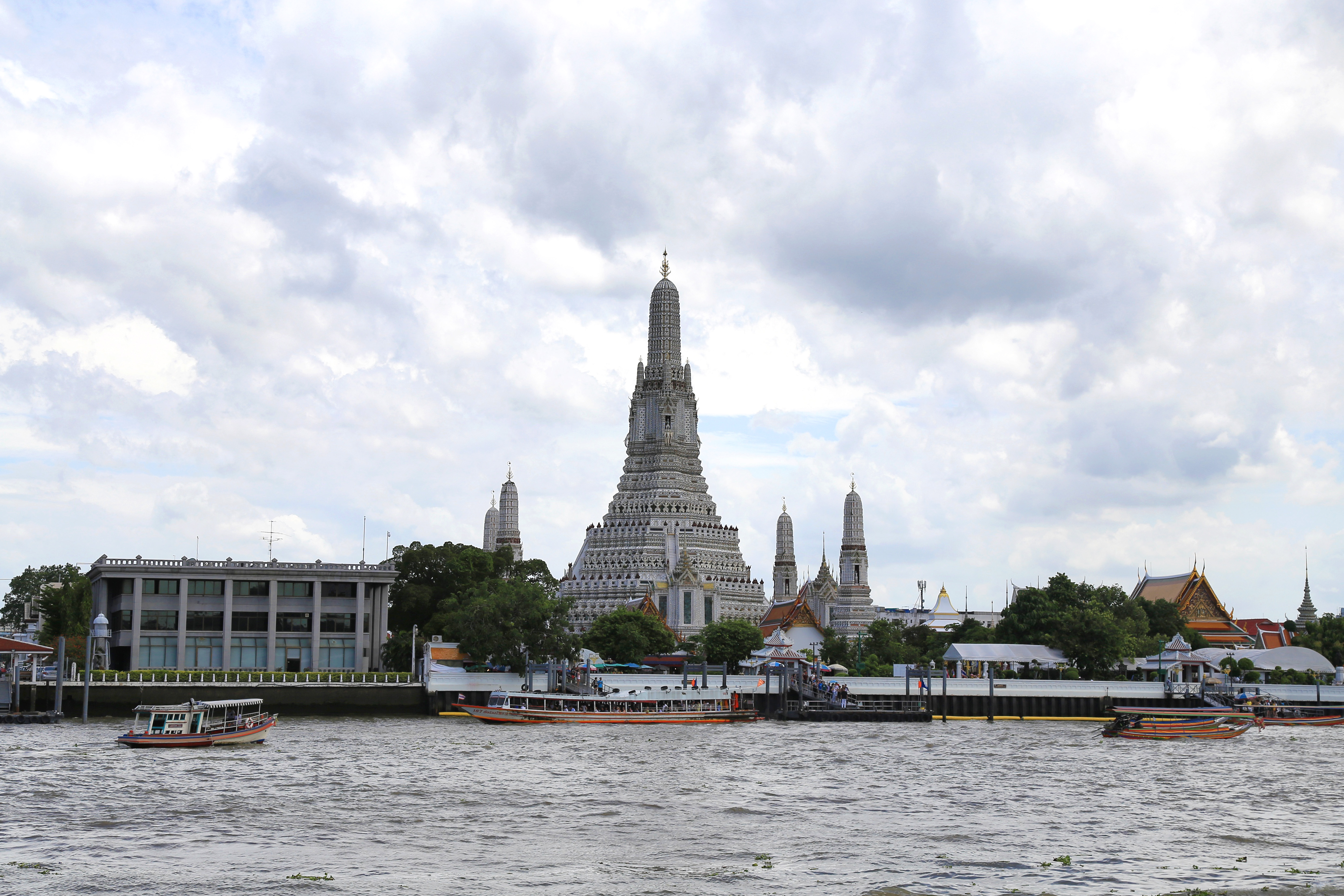 泰國政府為繼續推動觀光產業發展，對台落地簽免費將延續到明年4月底。（東方IC）