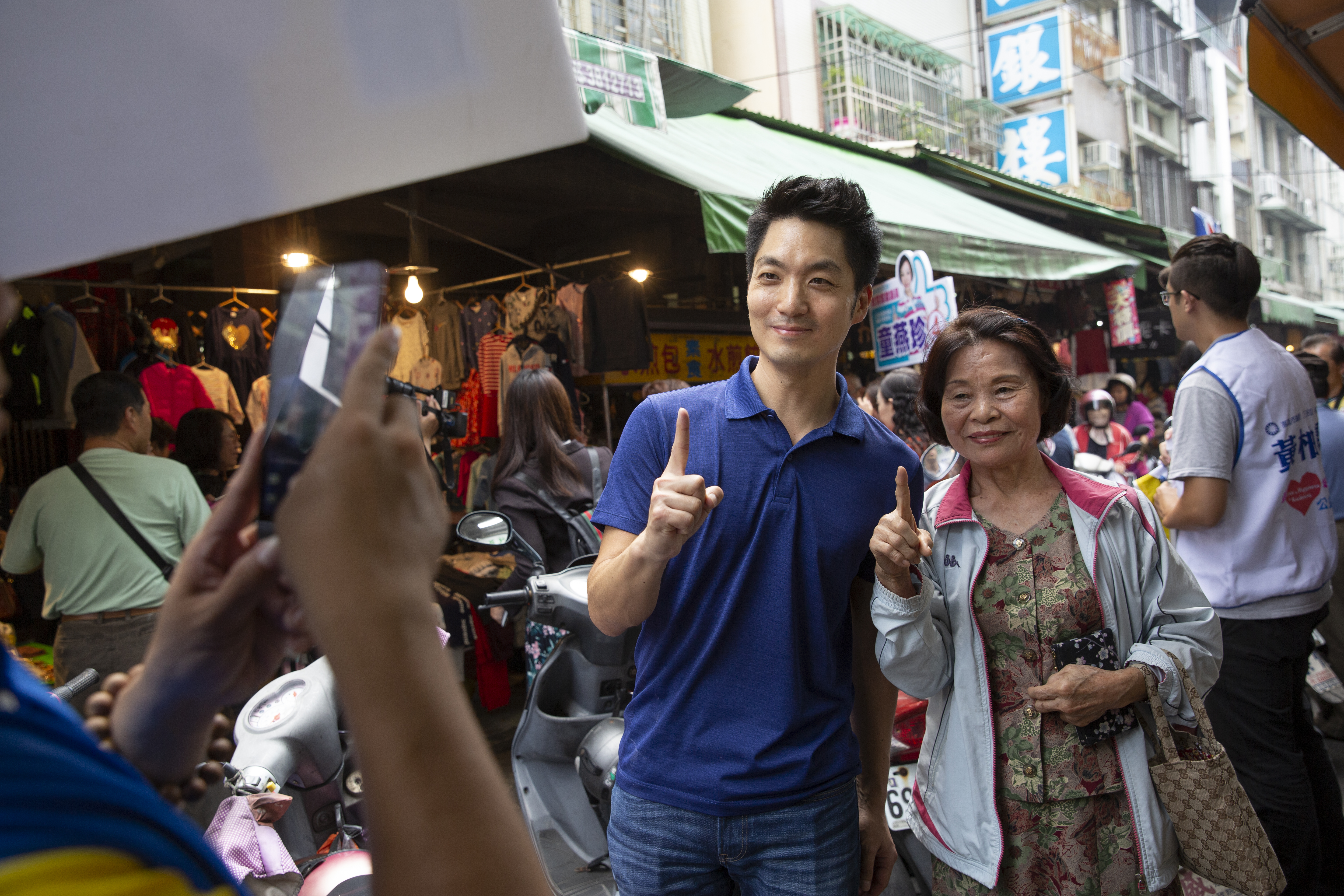 明年大選，國民黨型男立委蔣萬安（圖）可能對上民進黨前祕書長吳乃仁姪子吳怡農。